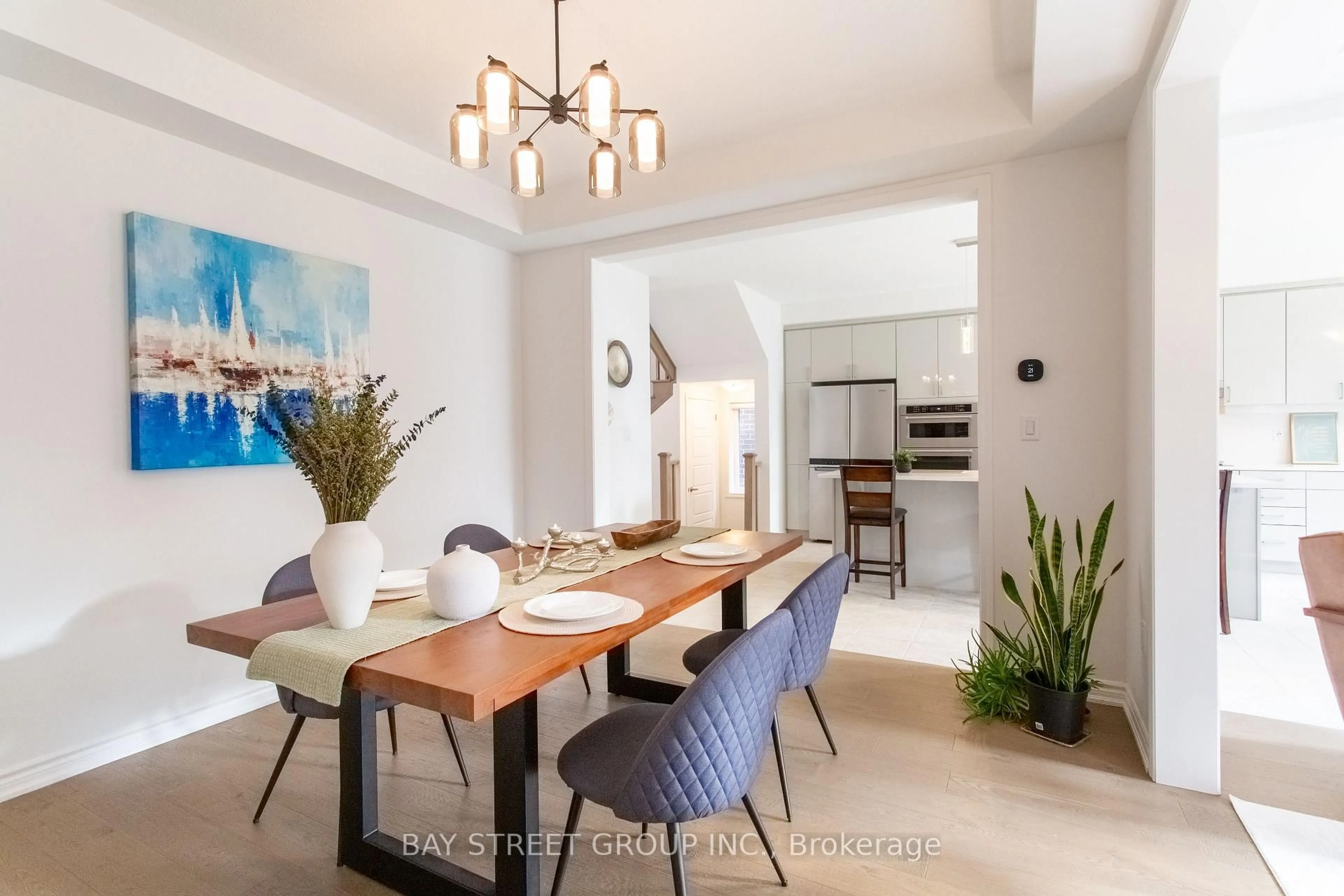 Dining room, ceramic/tile floor for 1409 Mockingbird Sq, Pickering Ontario L1X 0N8