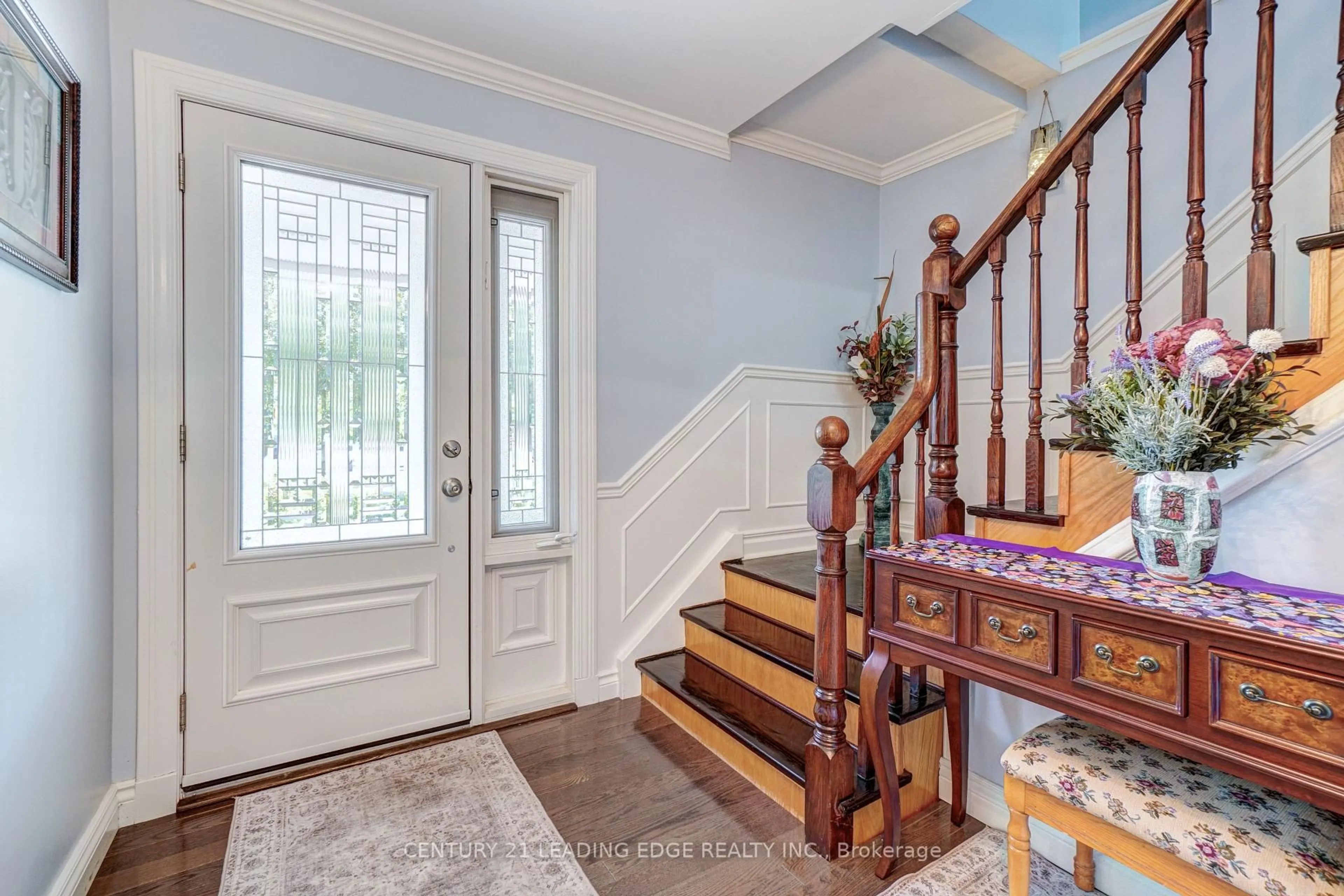 Indoor entryway for 7 Dingley Crt, Ajax Ontario L1S 6B5