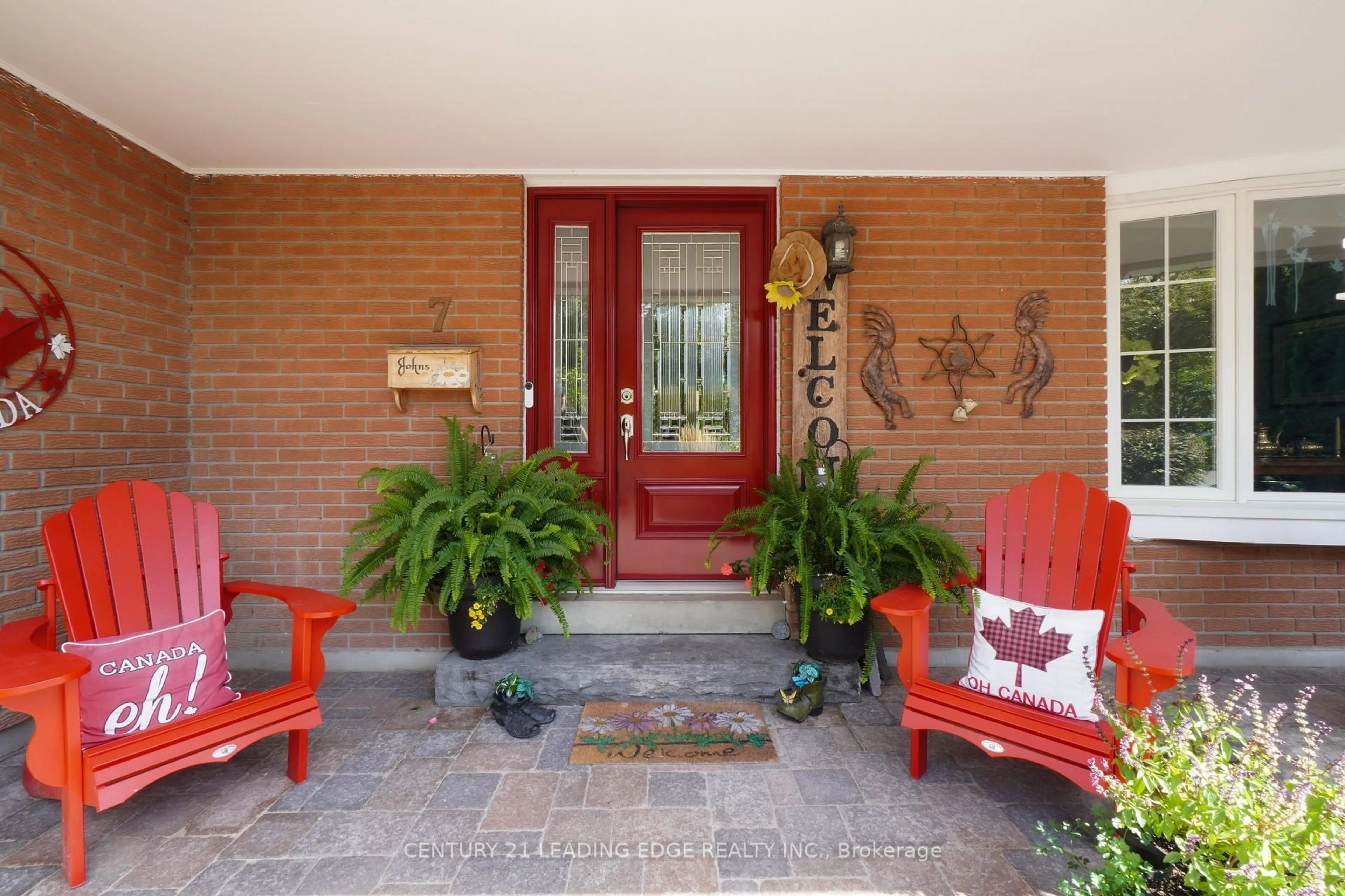 Indoor entryway for 7 Dingley Crt, Ajax Ontario L1S 6B5