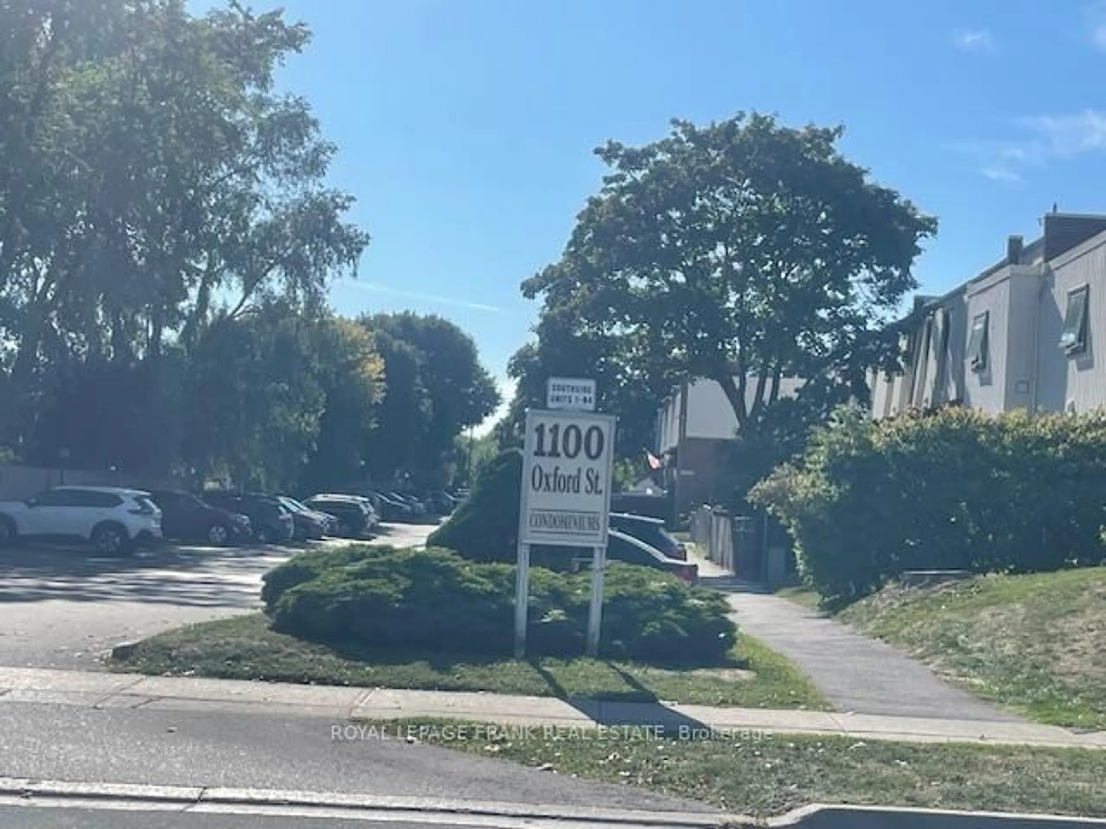 Blurry image for 1100 Oxford St #35, Oshawa Ontario L1J 6G4