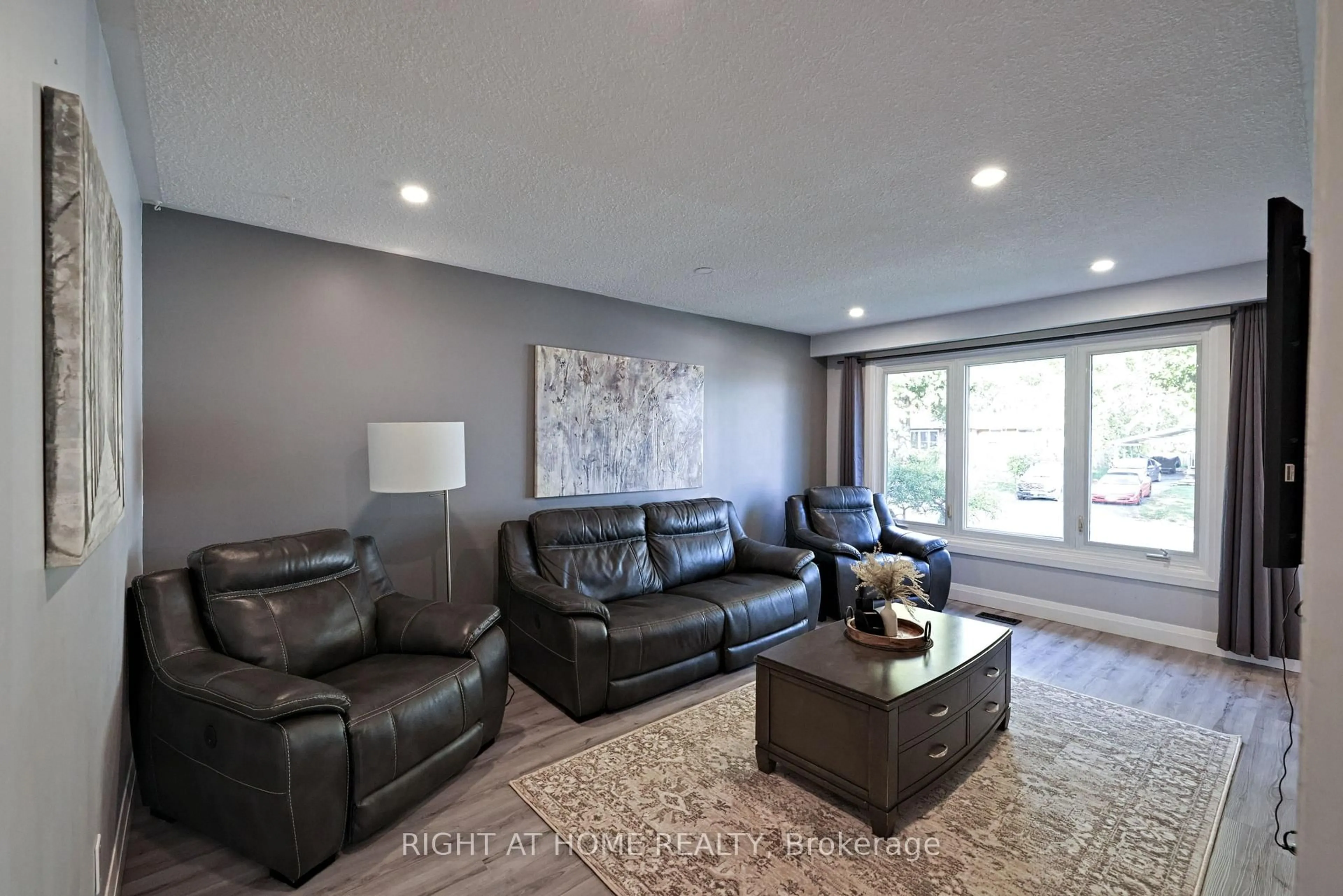 Living room with furniture, unknown for 72 Claymore Cres, Oshawa Ontario L1G 6G2