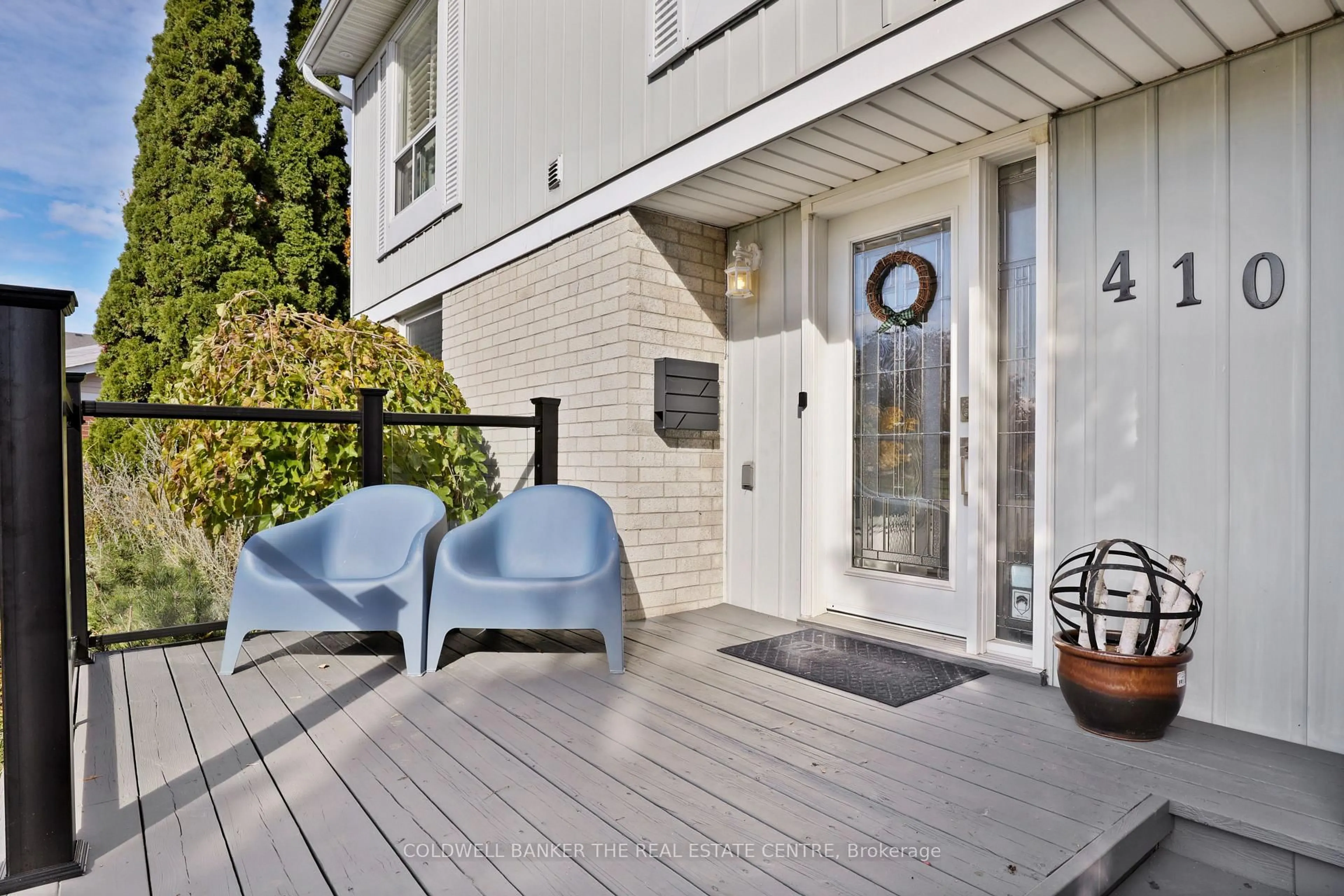 Patio, street for 410 Burnley Crt, Oshawa Ontario L1G 7G6