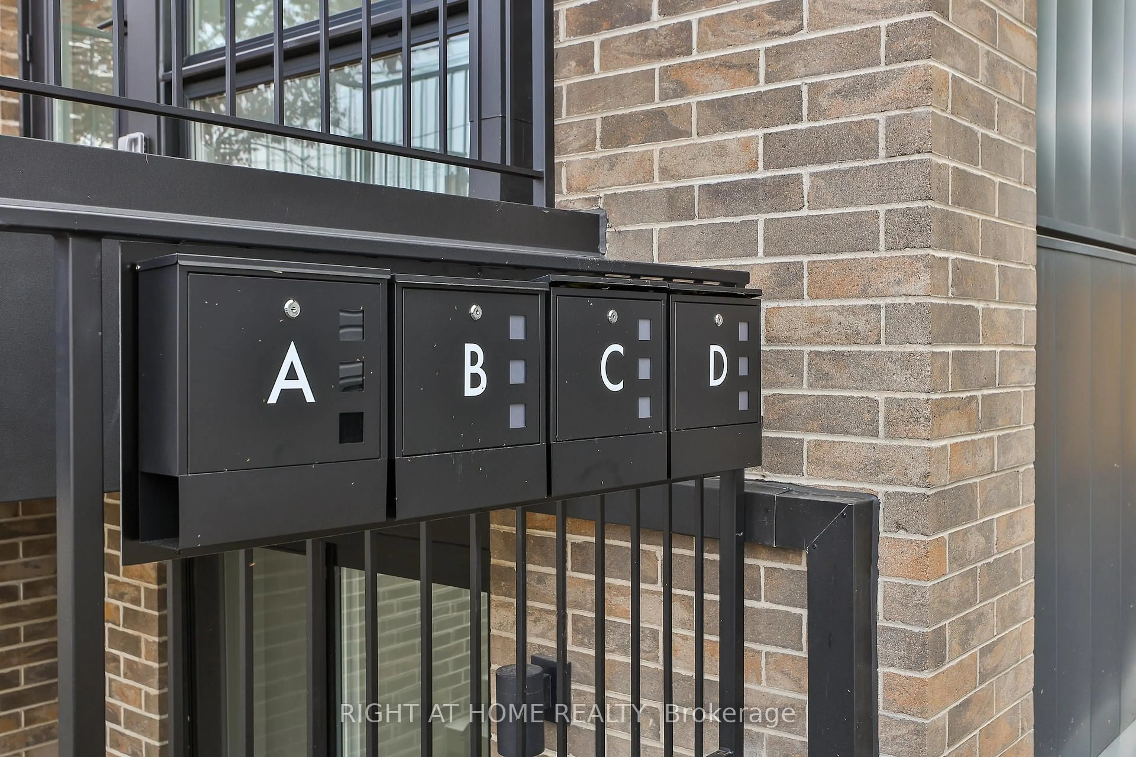 Unknown for 2343 Gerrard St, Toronto Ontario M4E 2E6