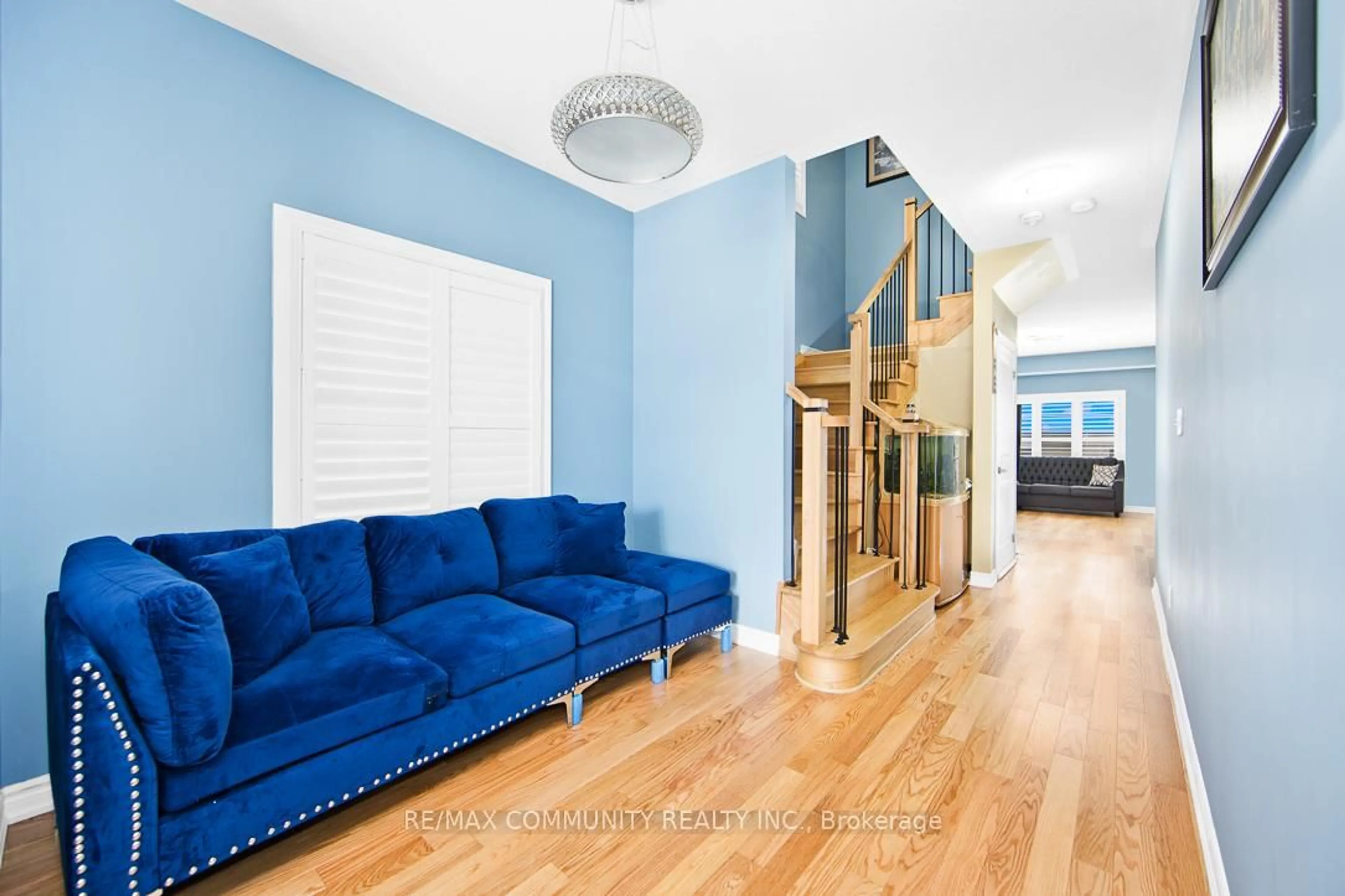 Unknown for 1073 Skyridge Blvd, Pickering Ontario L1X 0M8