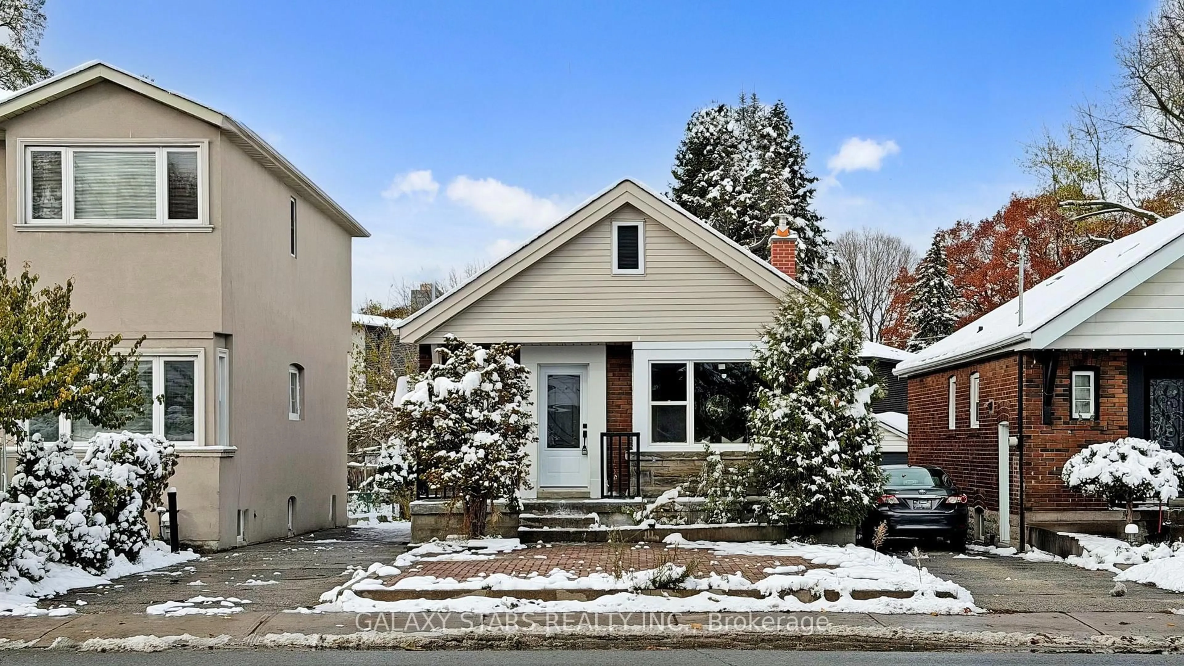 Home with vinyl exterior material, street for 422 O'connor Dr, Toronto Ontario M4J 2W3