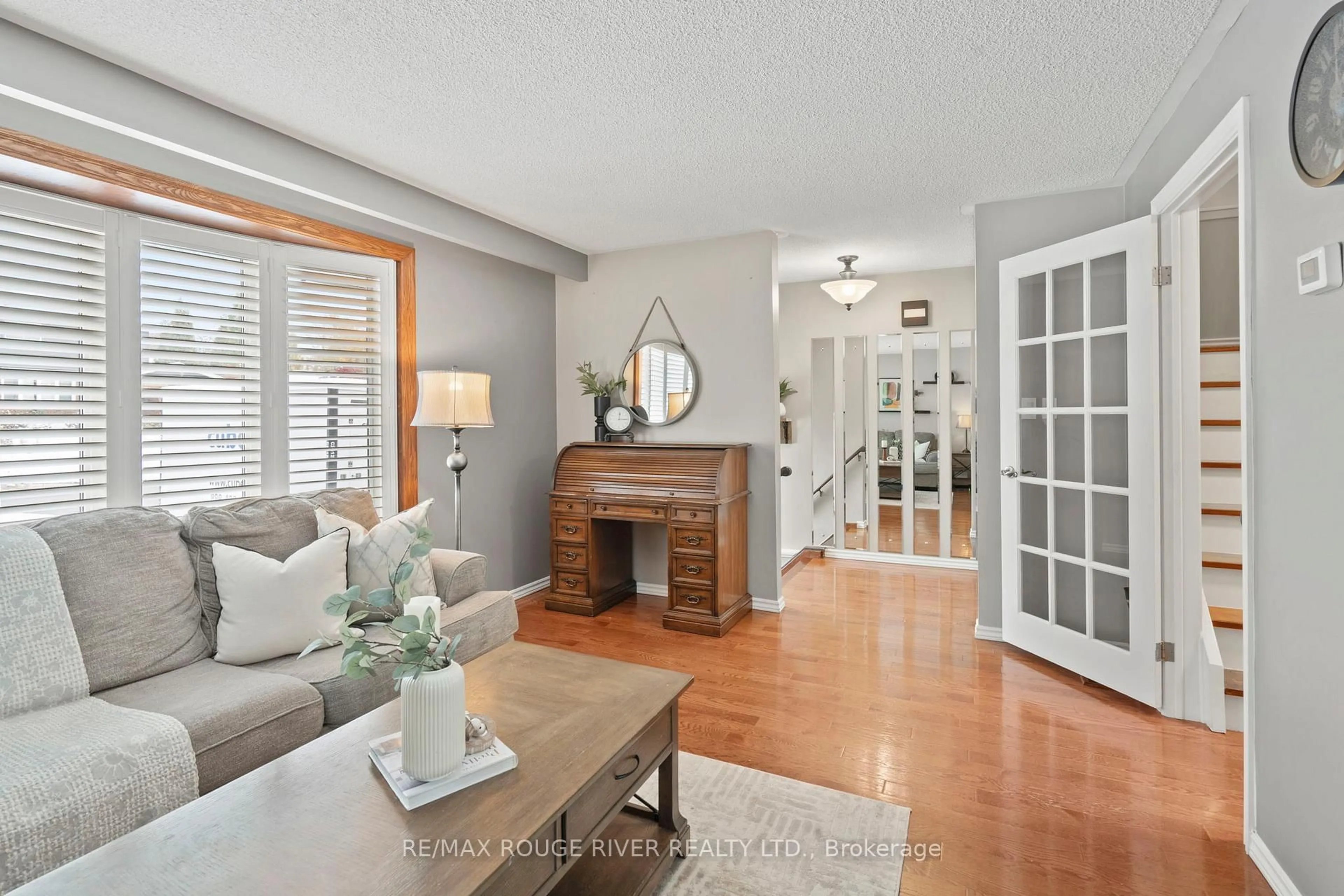 Living room with furniture, unknown for 628 Beechwood St, Oshawa Ontario L1G 2R9