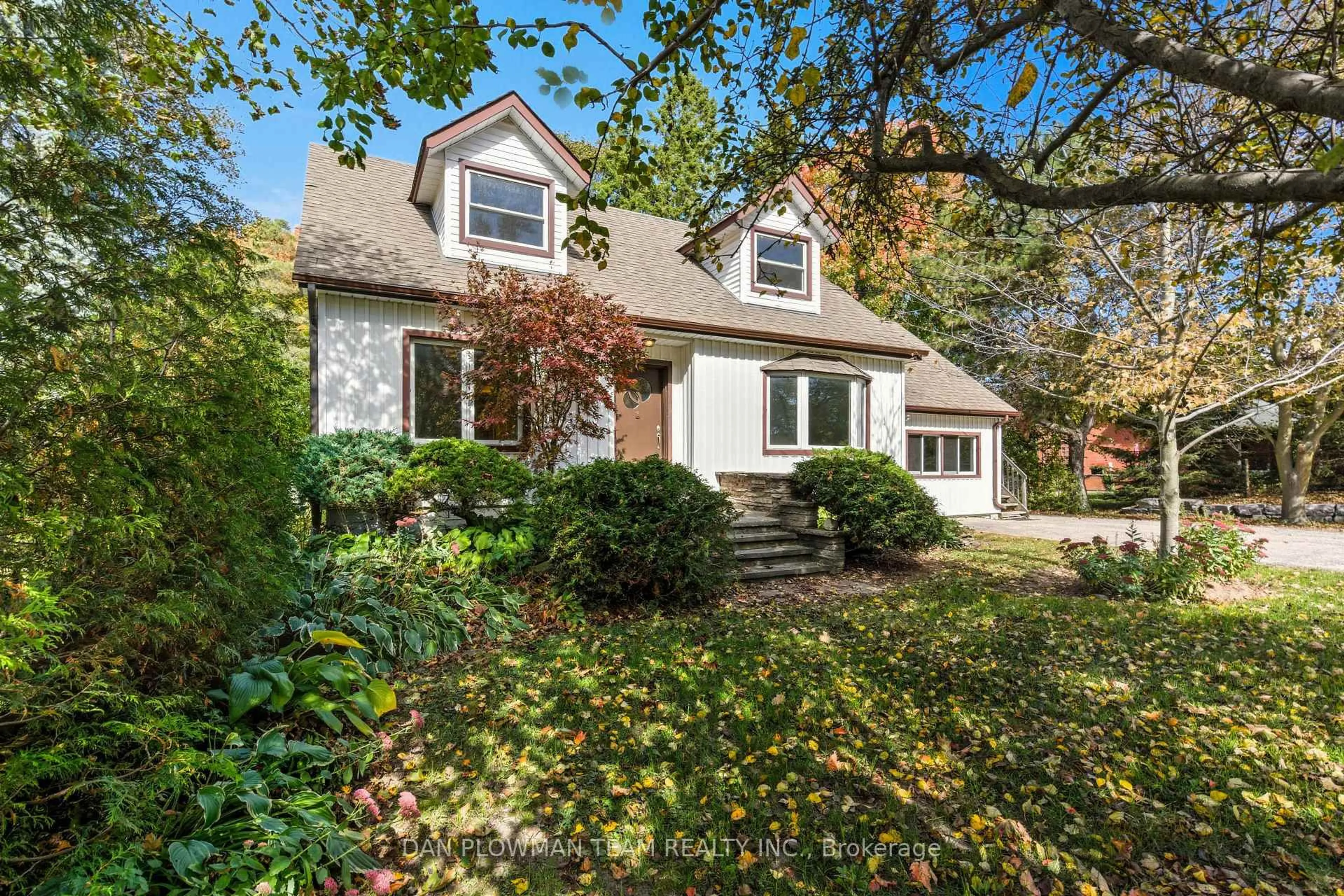 Home with vinyl exterior material, street for 4015 7A Highway, Scugog Ontario L0B 1L0