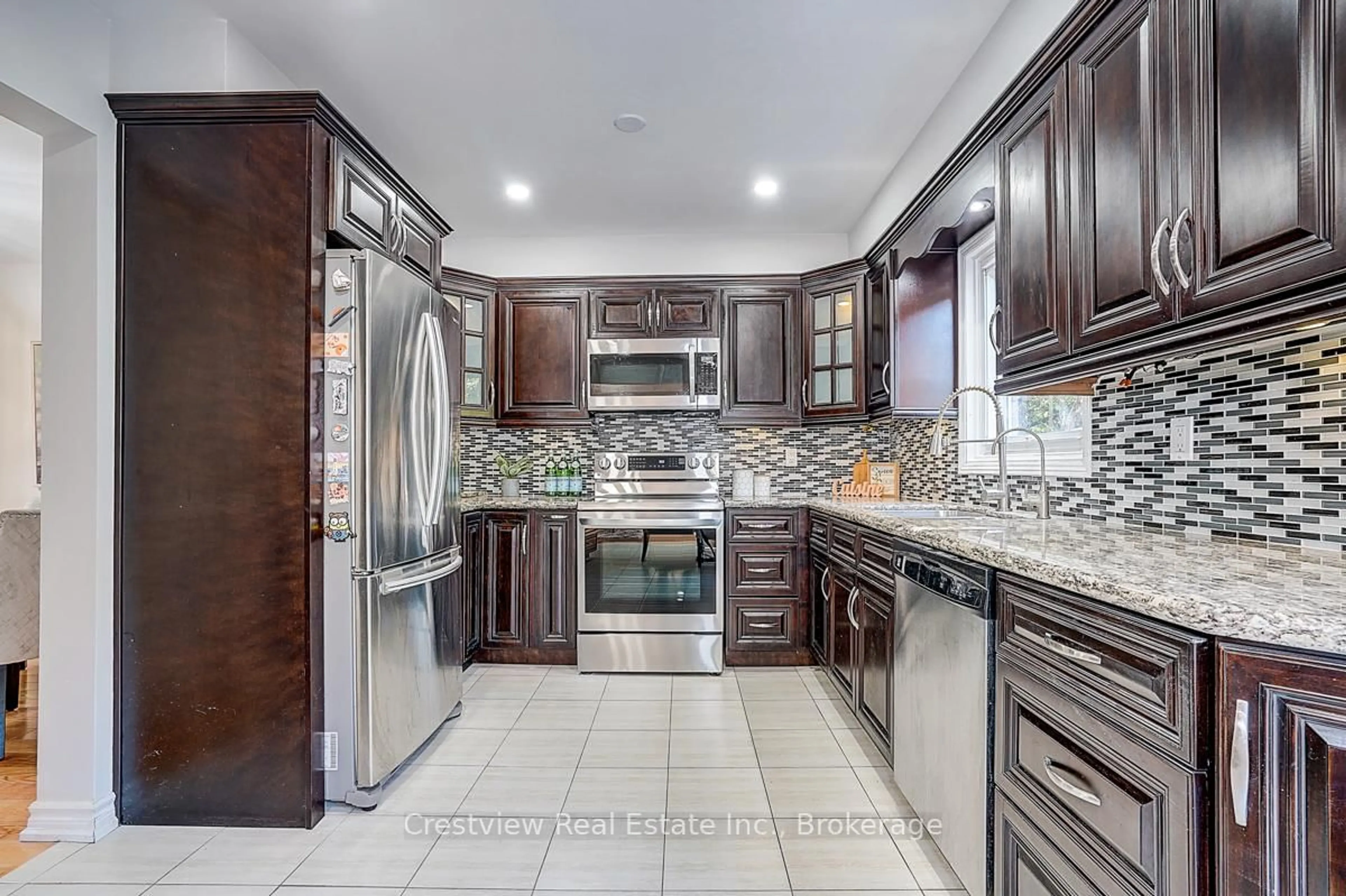 Contemporary kitchen, ceramic/tile floor for 88 Darby Crt, Toronto Ontario M1B 5H7