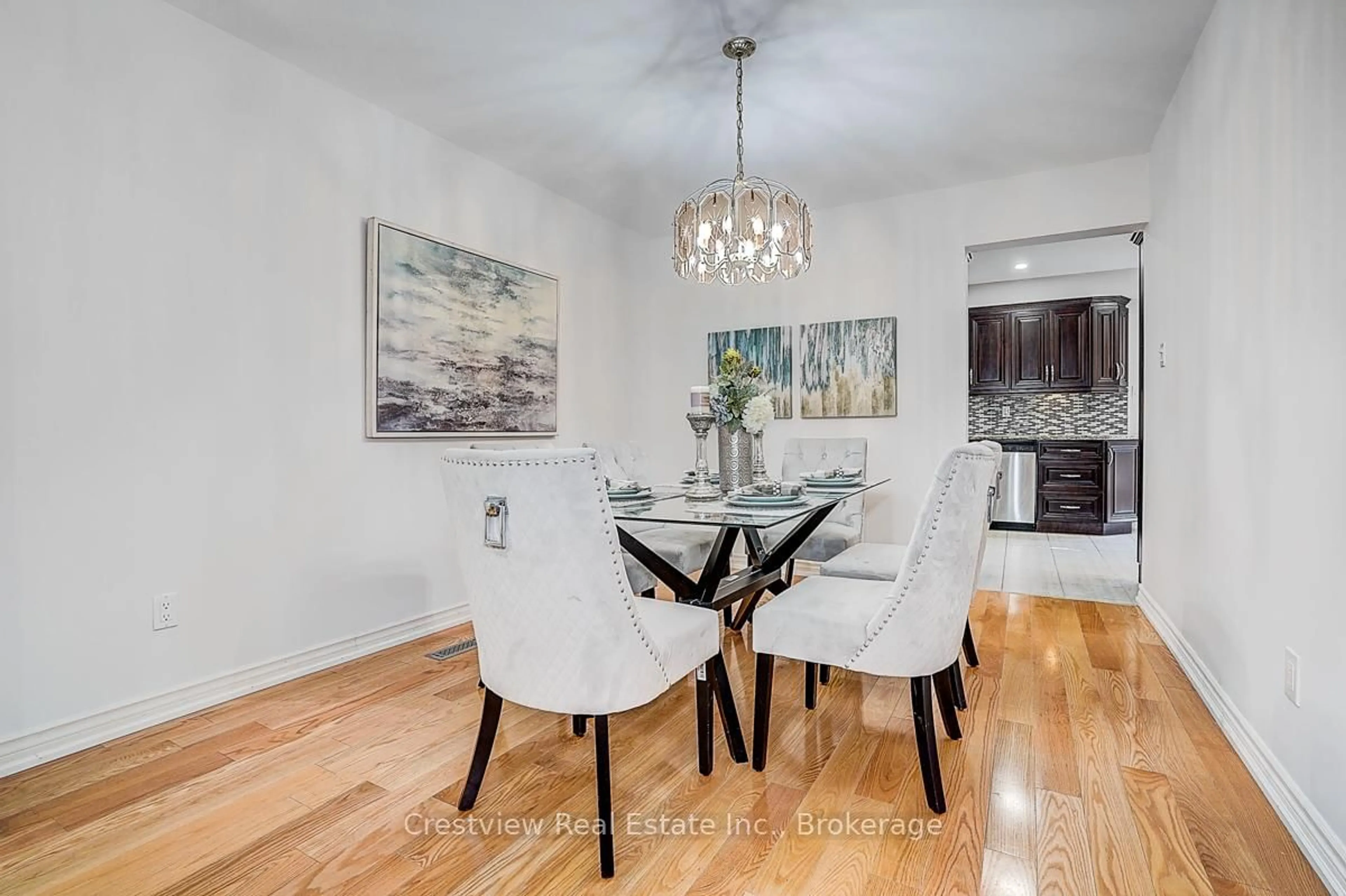 Dining room, wood/laminate floor for 88 Darby Crt, Toronto Ontario M1B 5H7