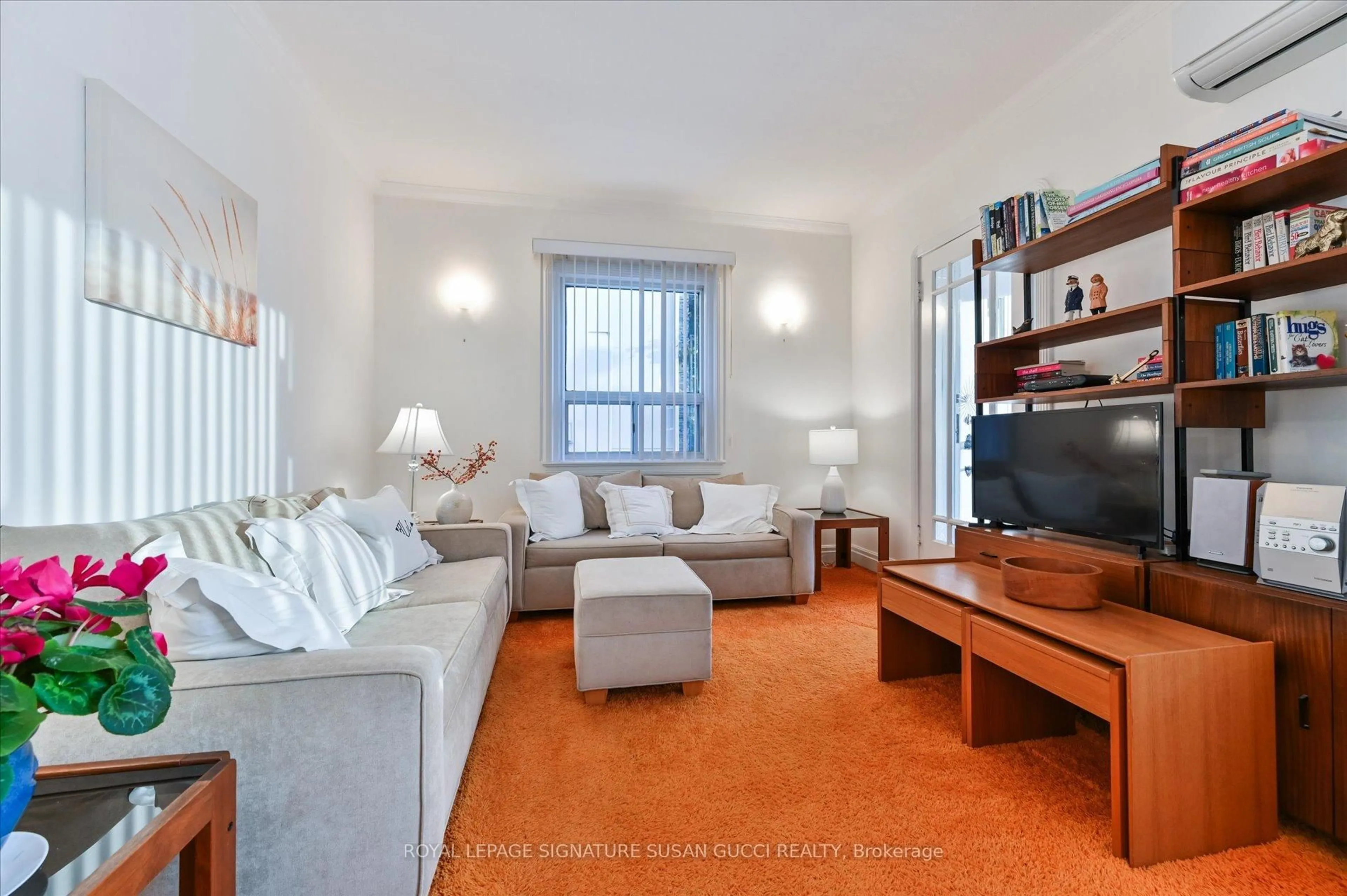 Living room with furniture, unknown for 14 Dustan Cres, Toronto Ontario M4J 4G5