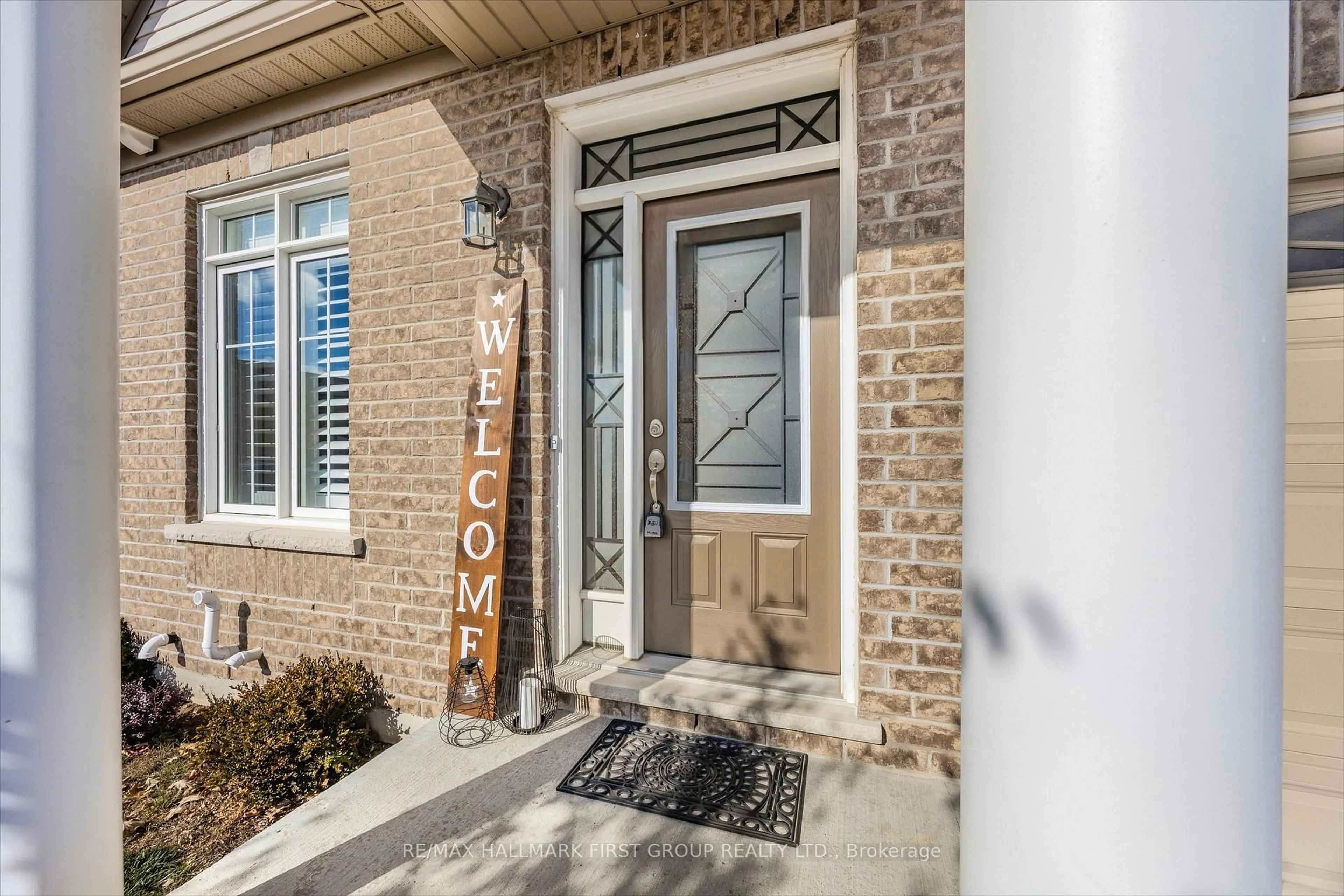 Indoor entryway for 43 Washburn Path, Clarington Ontario L1E 0J7