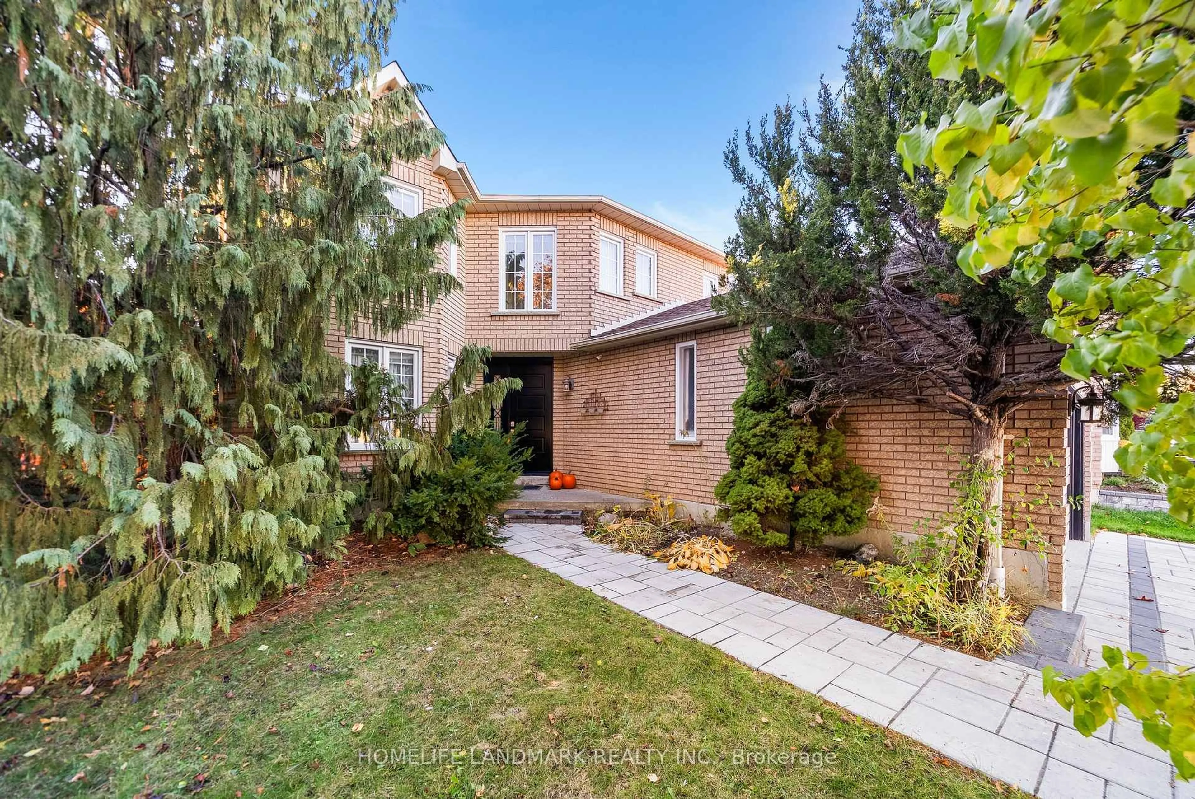 Home with brick exterior material, street for 200 Fallingbrook St, Whitby Ontario L1R 2B1