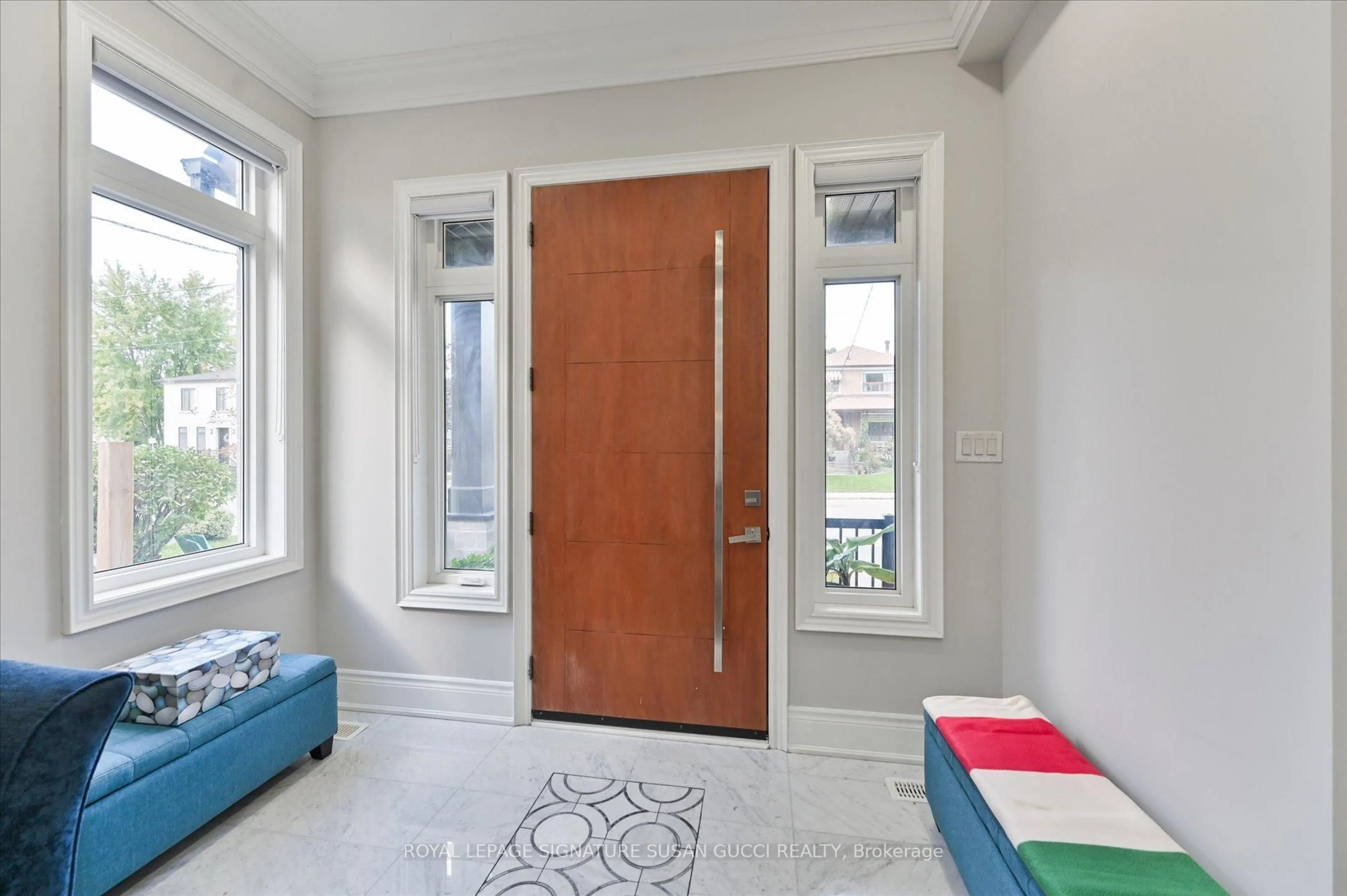 Indoor entryway for 3 Holmstead Ave, Toronto Ontario M4B 1S9