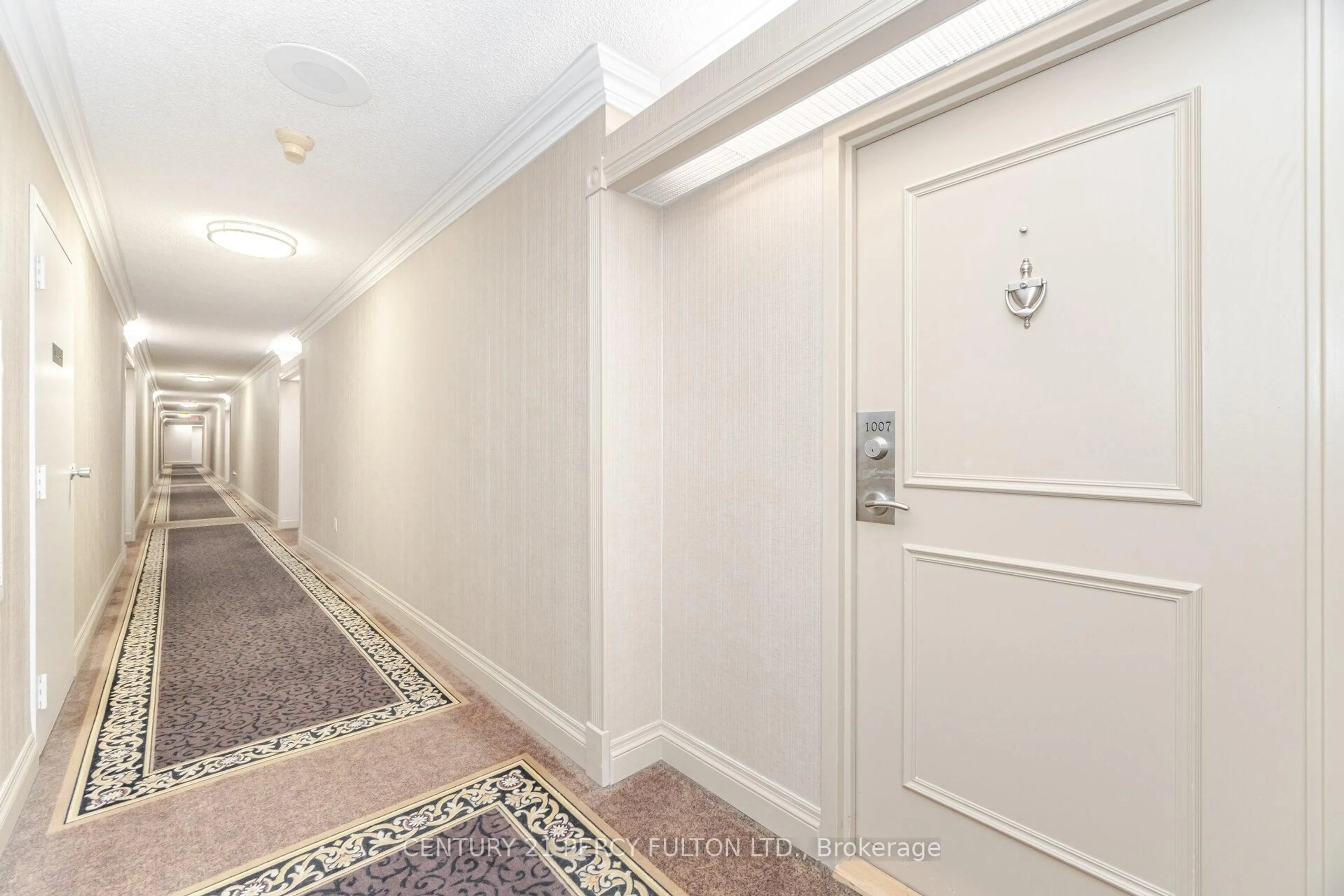Indoor foyer for 20 Dean Park Rd #1007, Toronto Ontario M1B 3G9