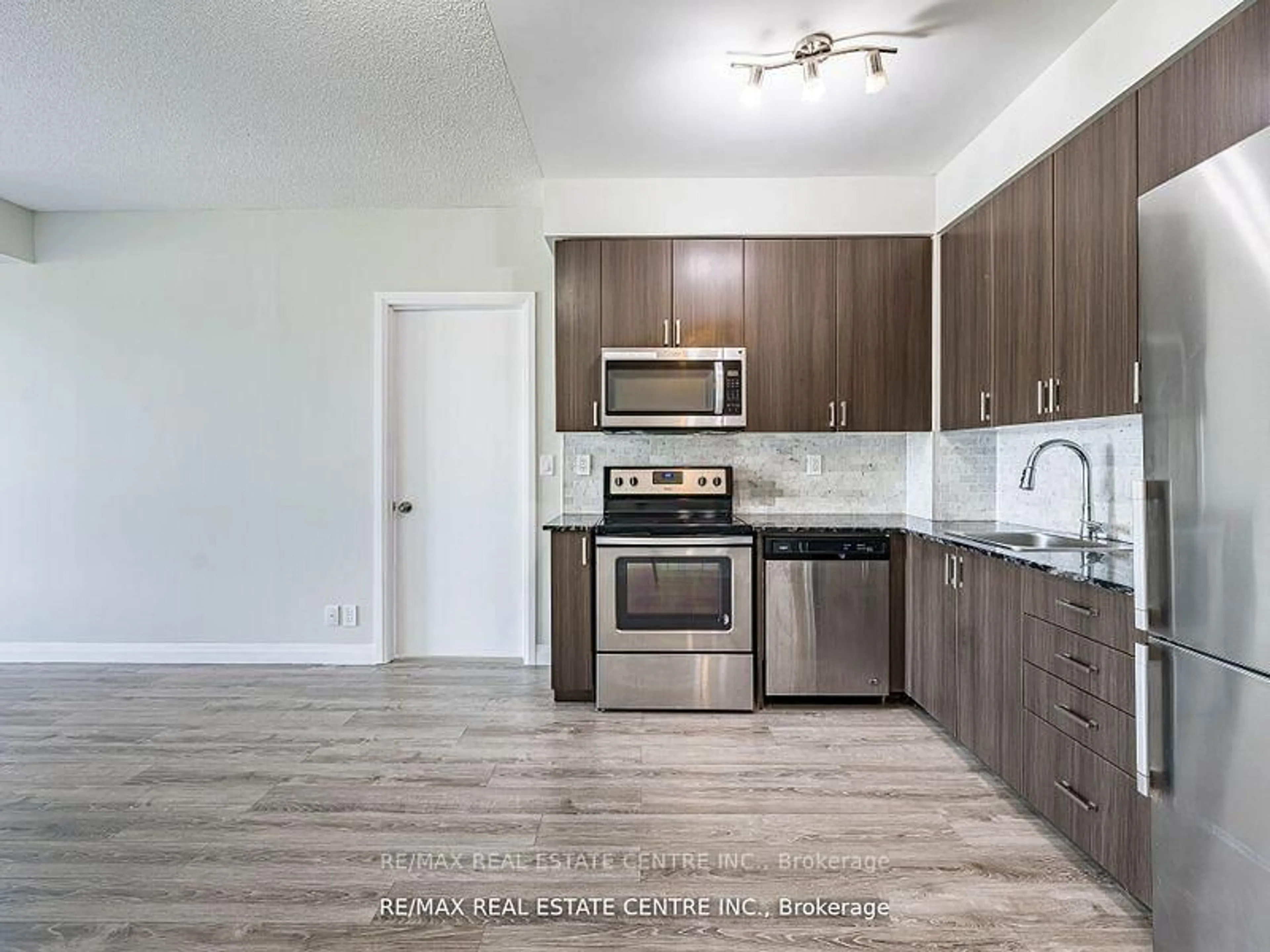 Standard kitchen, unknown for 22 East Haven Dr #306, Toronto Ontario M1N 0B4