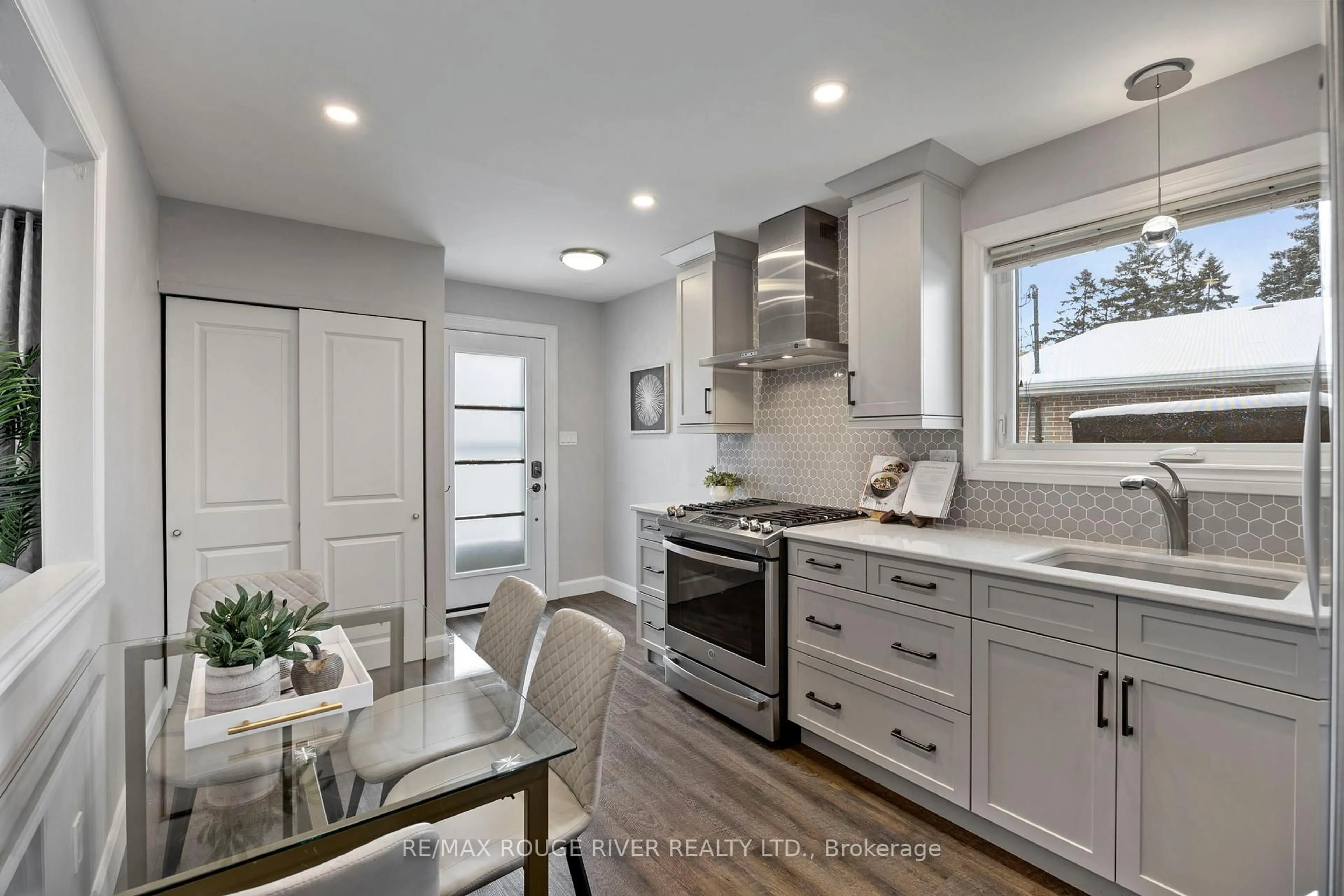 Open concept kitchen, unknown for 819 Sanok Dr, Pickering Ontario L1W 2R1