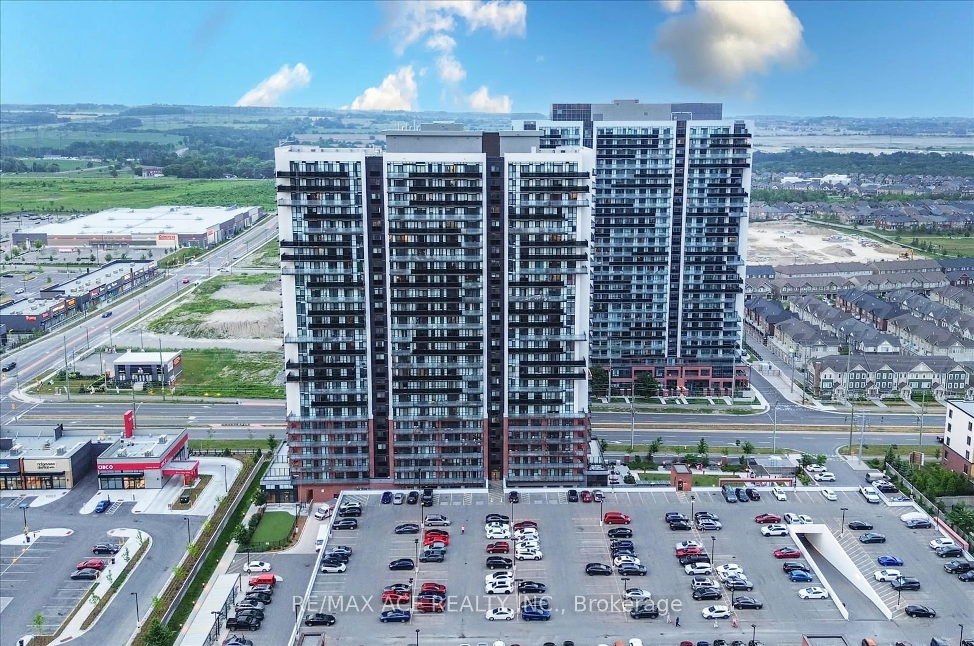 A pic from outside/outdoor area/front of a property/back of a property/a pic from drone, city buildings view from balcony for 2550 Simcoe St #914, Oshawa Ontario L1L 0R5