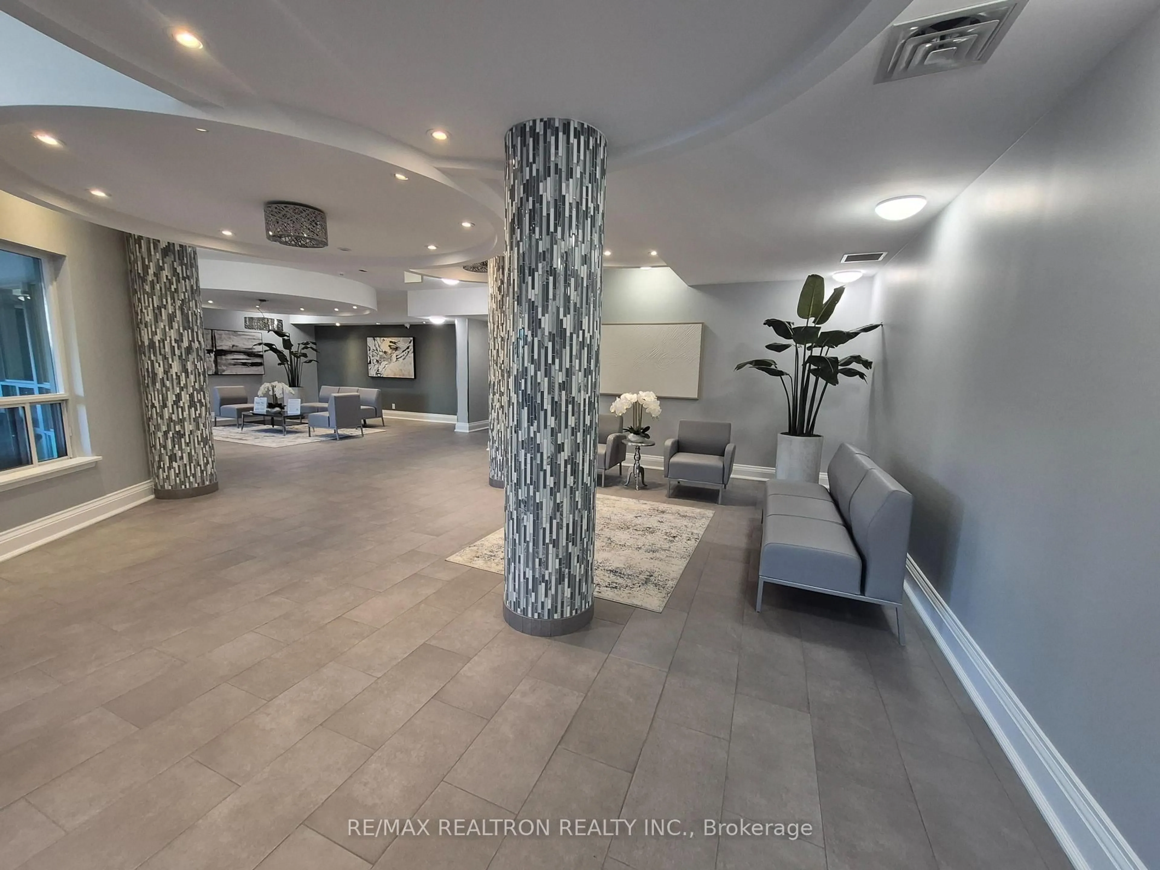 Lobby for 60 Fairfax Cres #527, Toronto Ontario M1L 0E1
