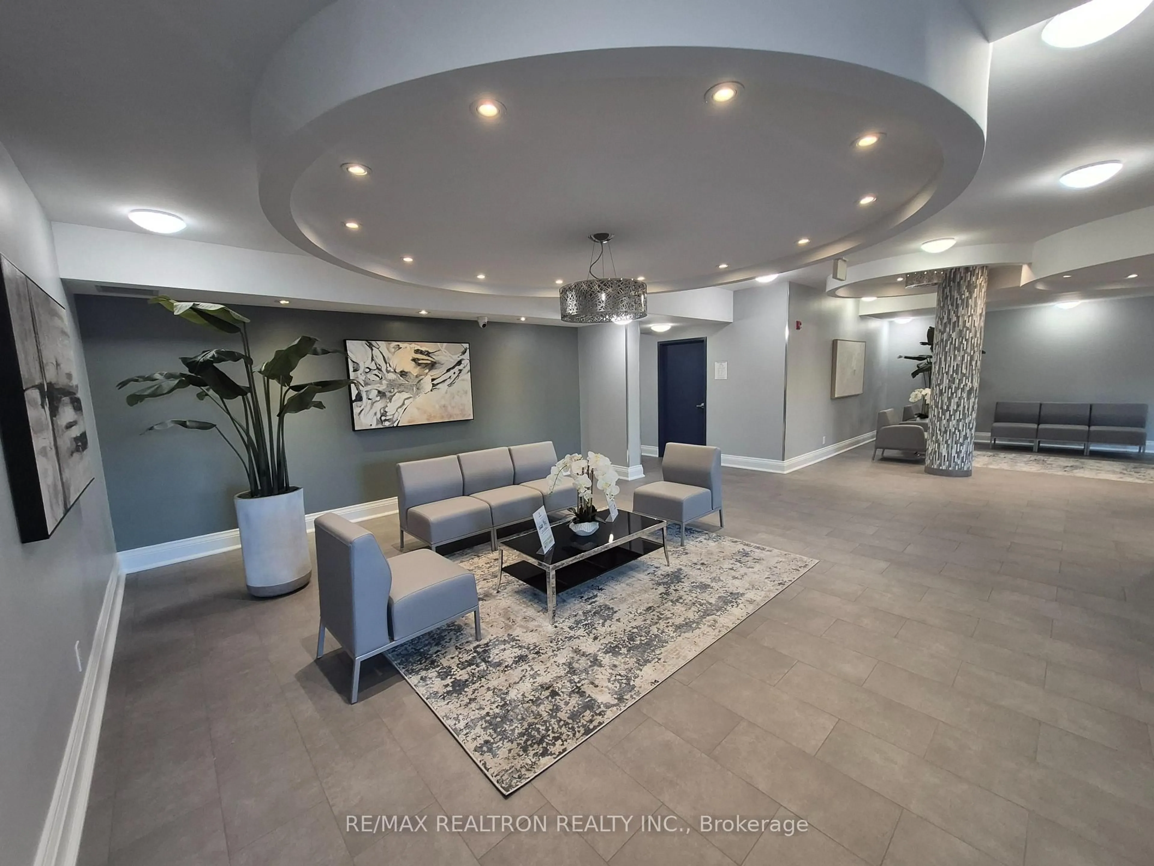 Unknown for 60 Fairfax Cres #527, Toronto Ontario M1L 0E1