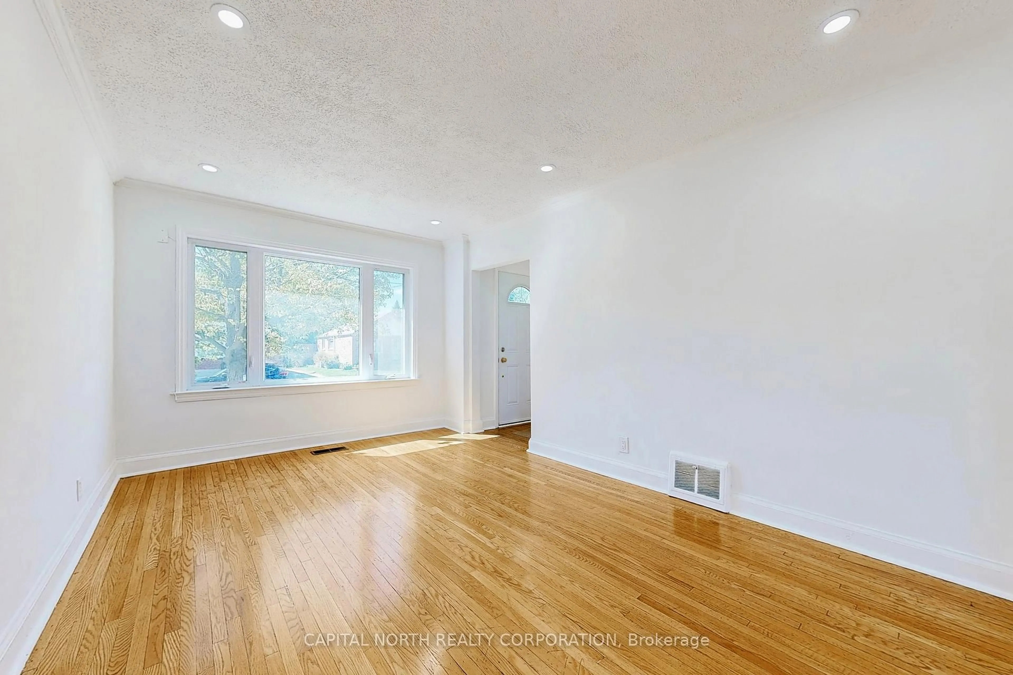A pic of a room for 71 Bertha Ave, Toronto Ontario M1L 3M3