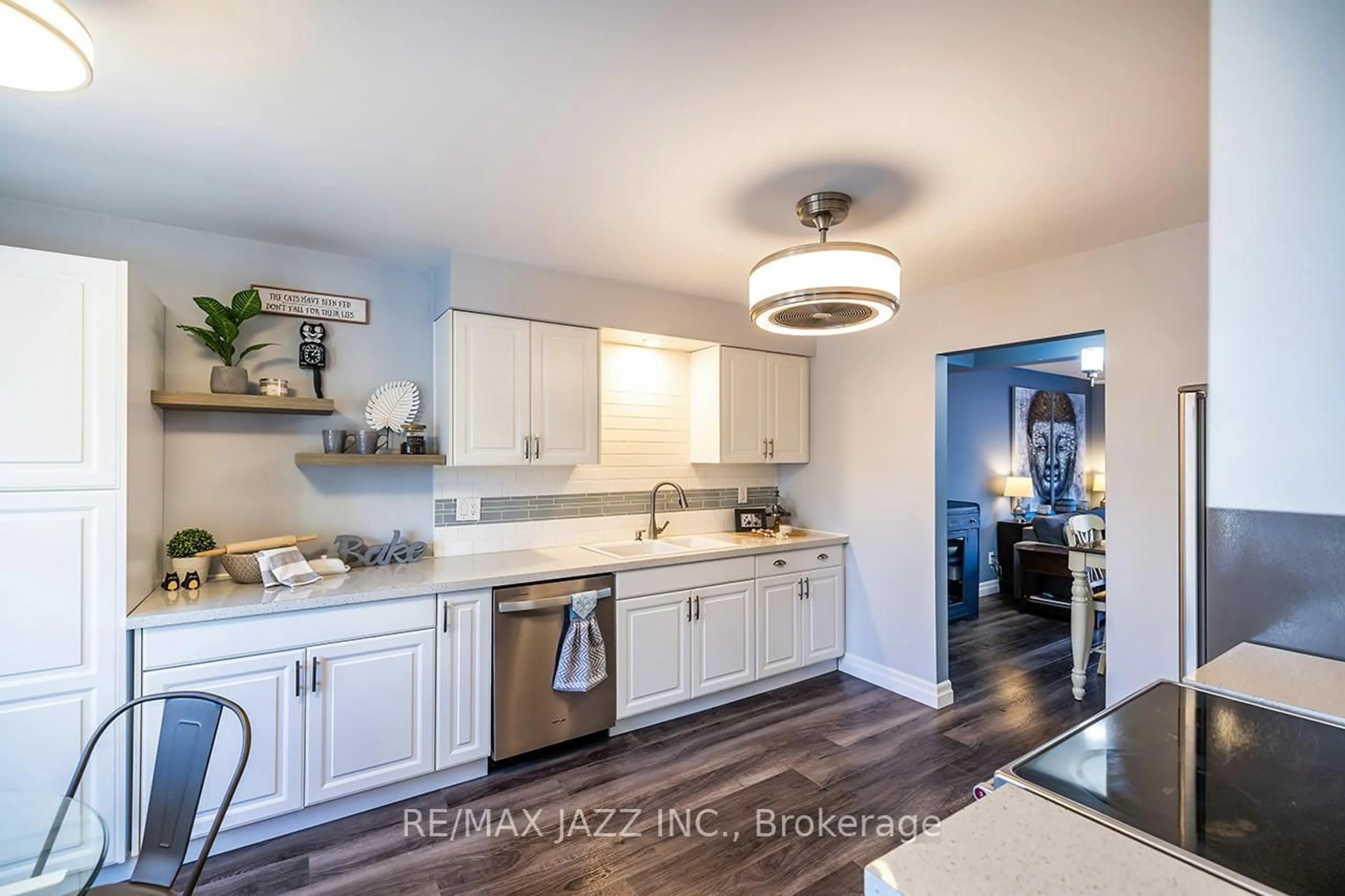 Open concept kitchen, ceramic/tile floor for 1503 Wecker Dr, Oshawa Ontario L1J 6N3