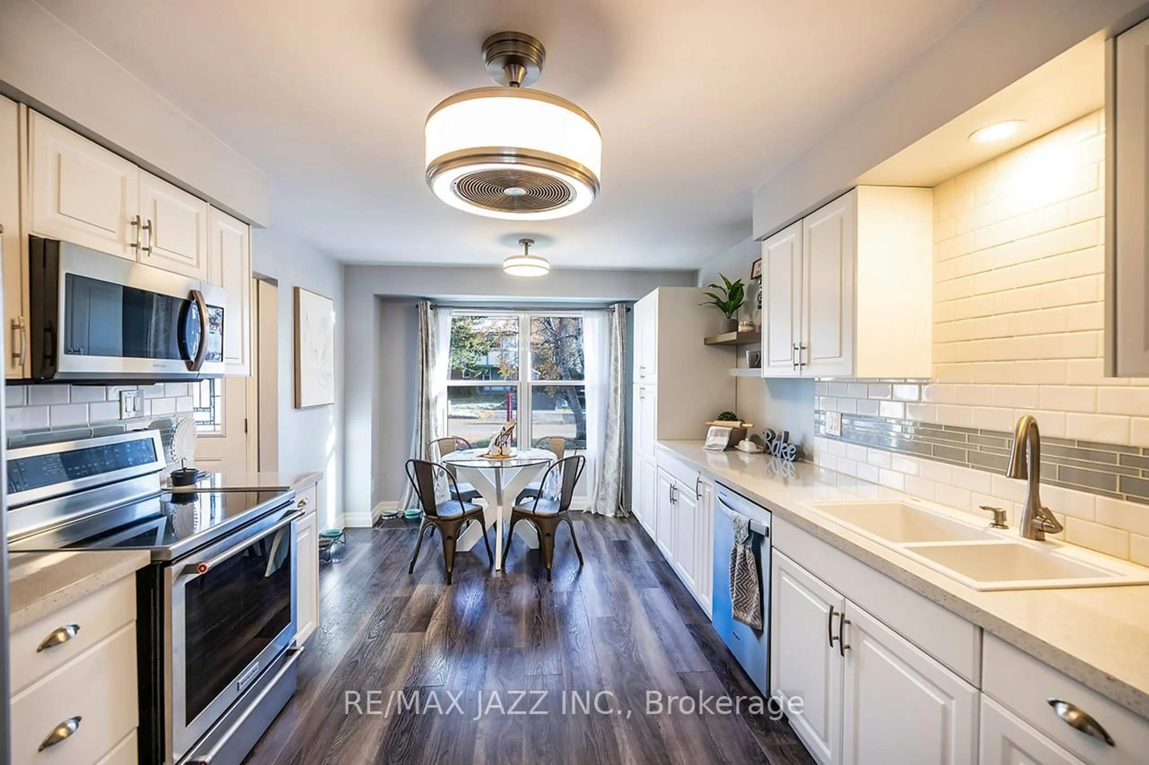 Open concept kitchen, unknown for 1503 Wecker Dr, Oshawa Ontario L1J 6N3