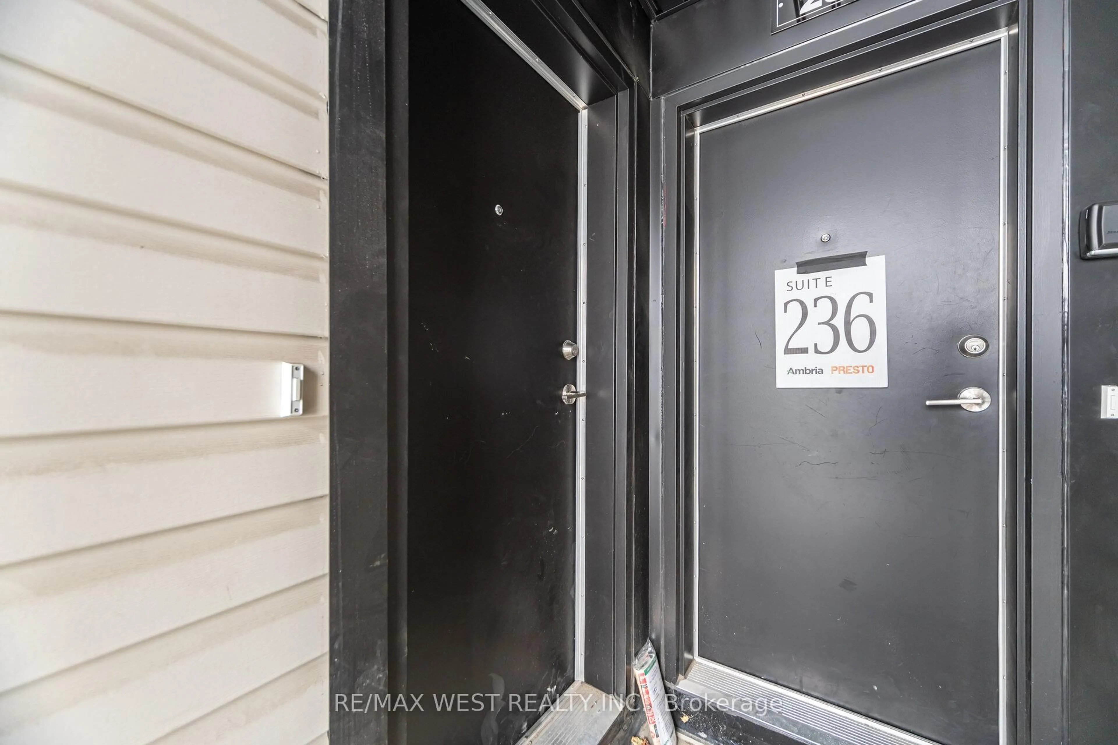 Indoor entryway for 165 Tapscott Rd #27, Toronto Ontario M1B 0E8
