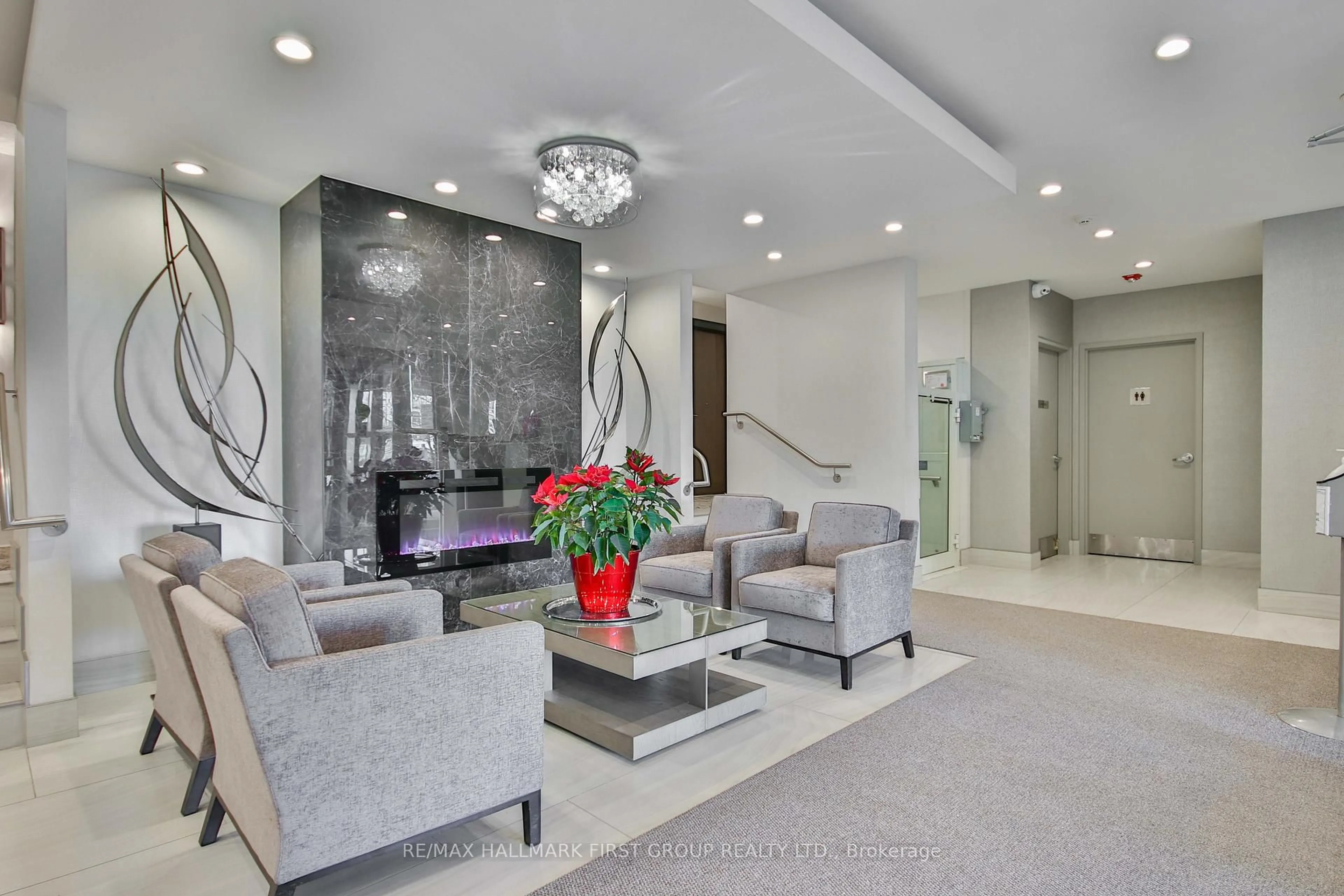 Unknown for 340 Watson St #218, Whitby Ontario L1N 9G1