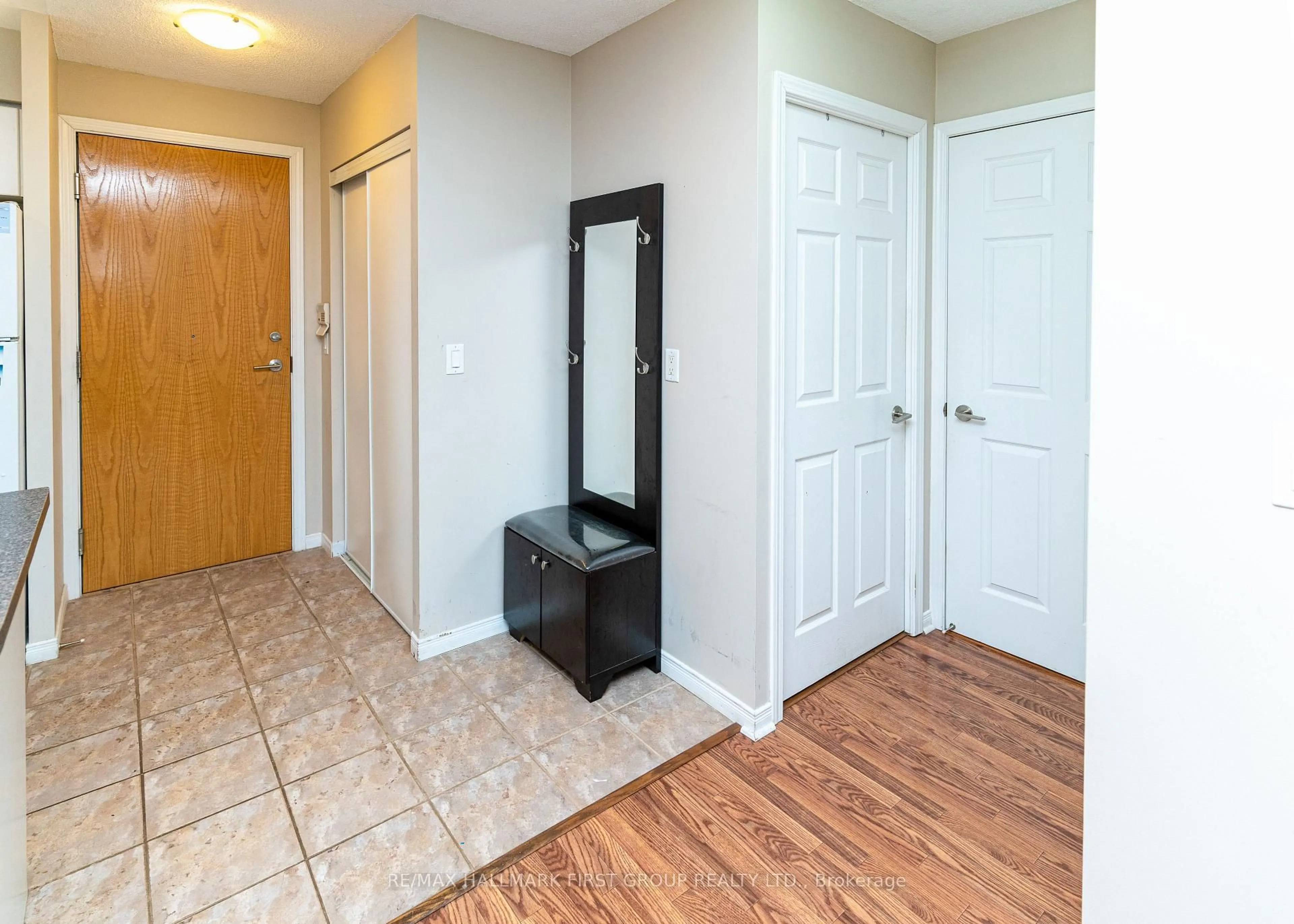 Indoor entryway for 340 Watson St #218, Whitby Ontario L1N 9G1