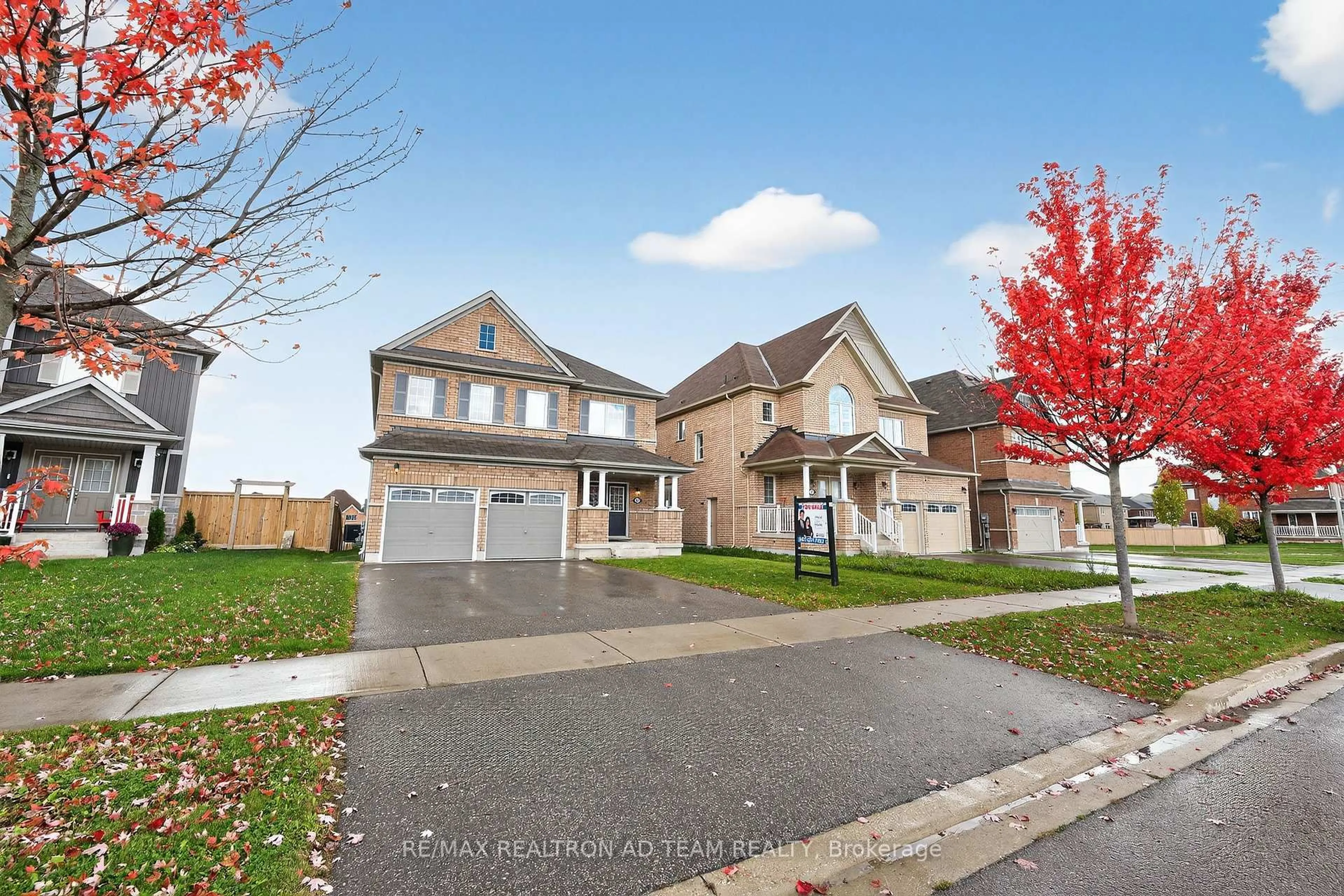 Home with brick exterior material, street for 11 Kilpatrick Crt, Clarington Ontario L1C 0V1