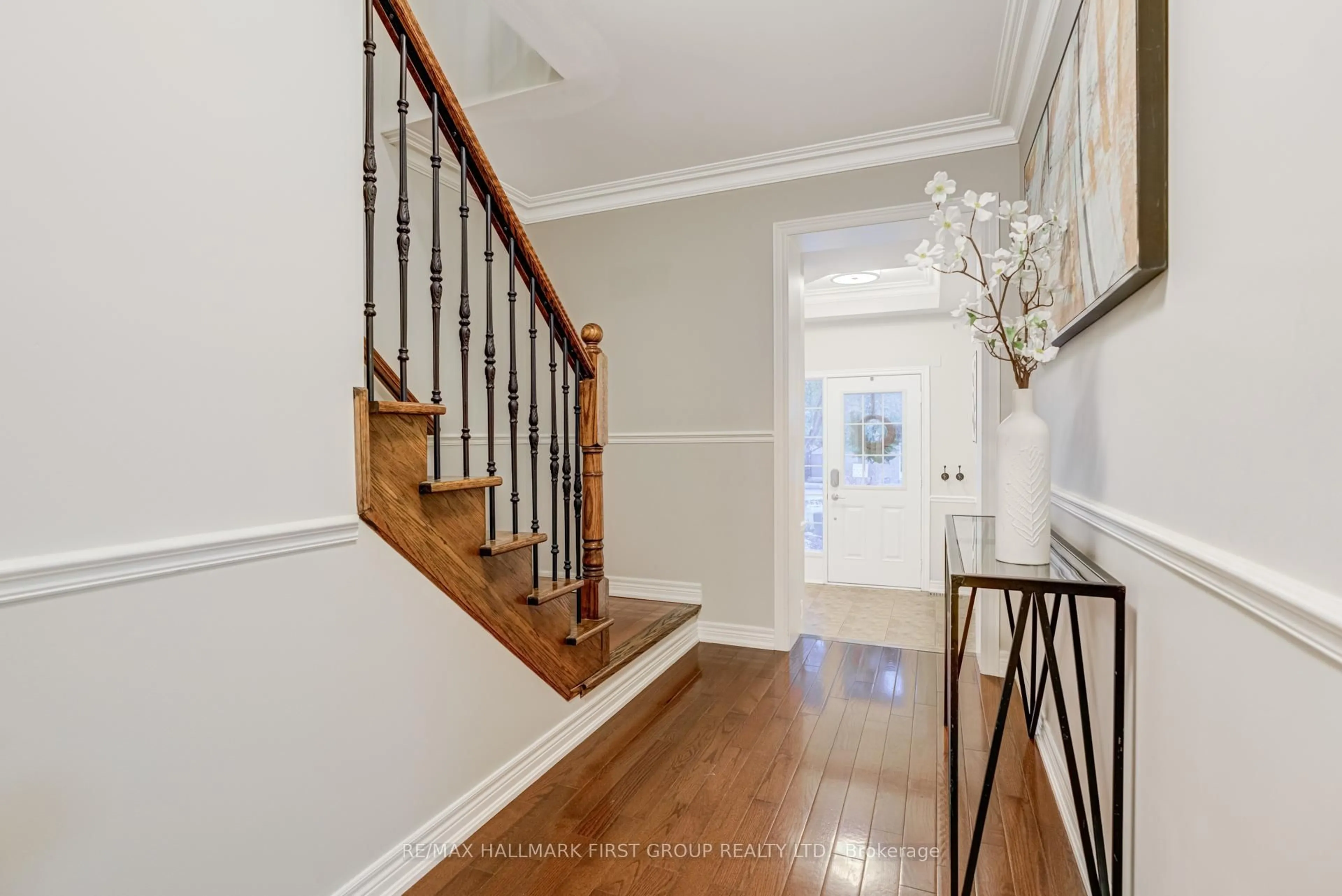 Indoor entryway for 6 Lander Cres, Clarington Ontario L1C 0L4