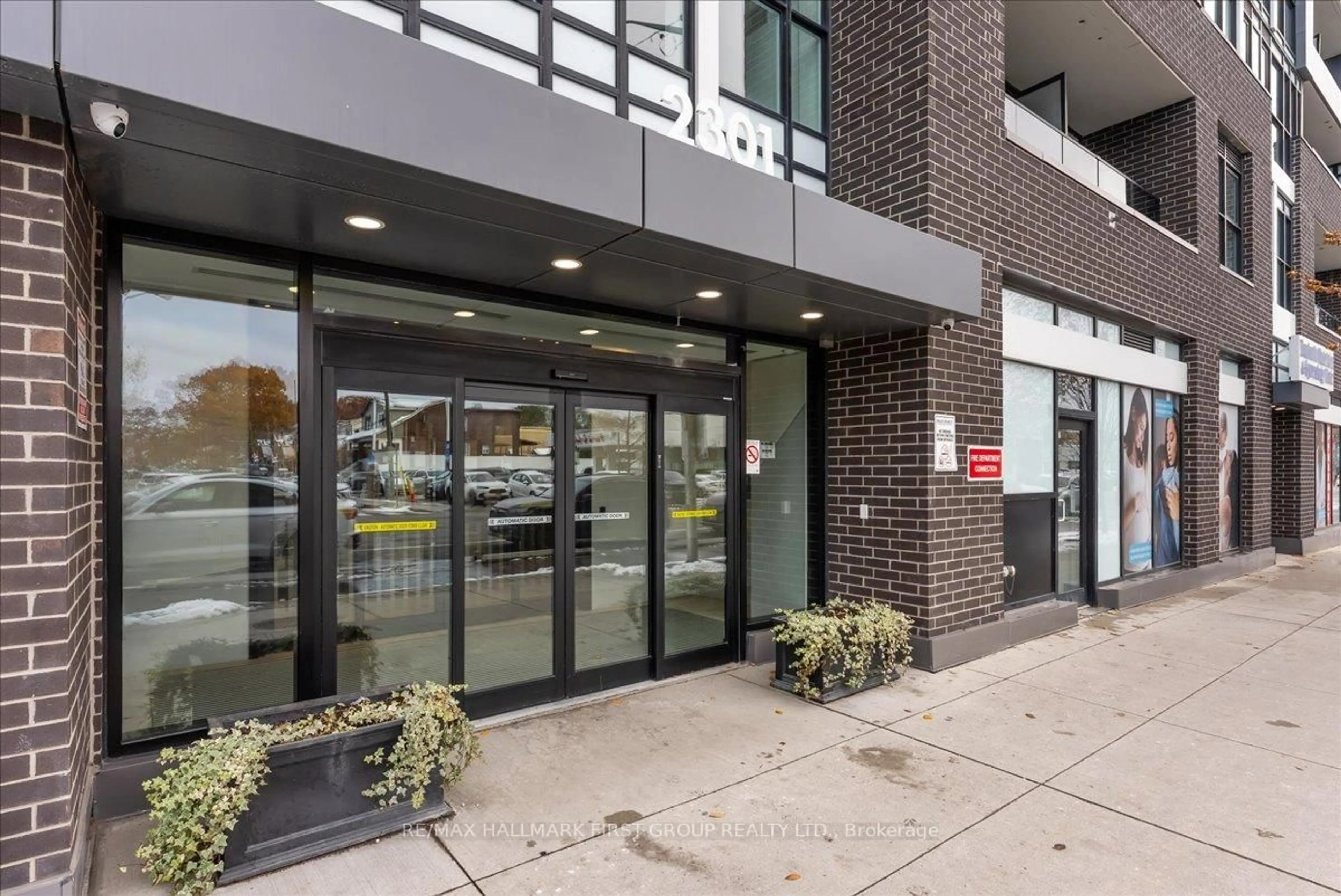 Unknown for 2301 Danforth Ave #604, Toronto Ontario M4C 0A7