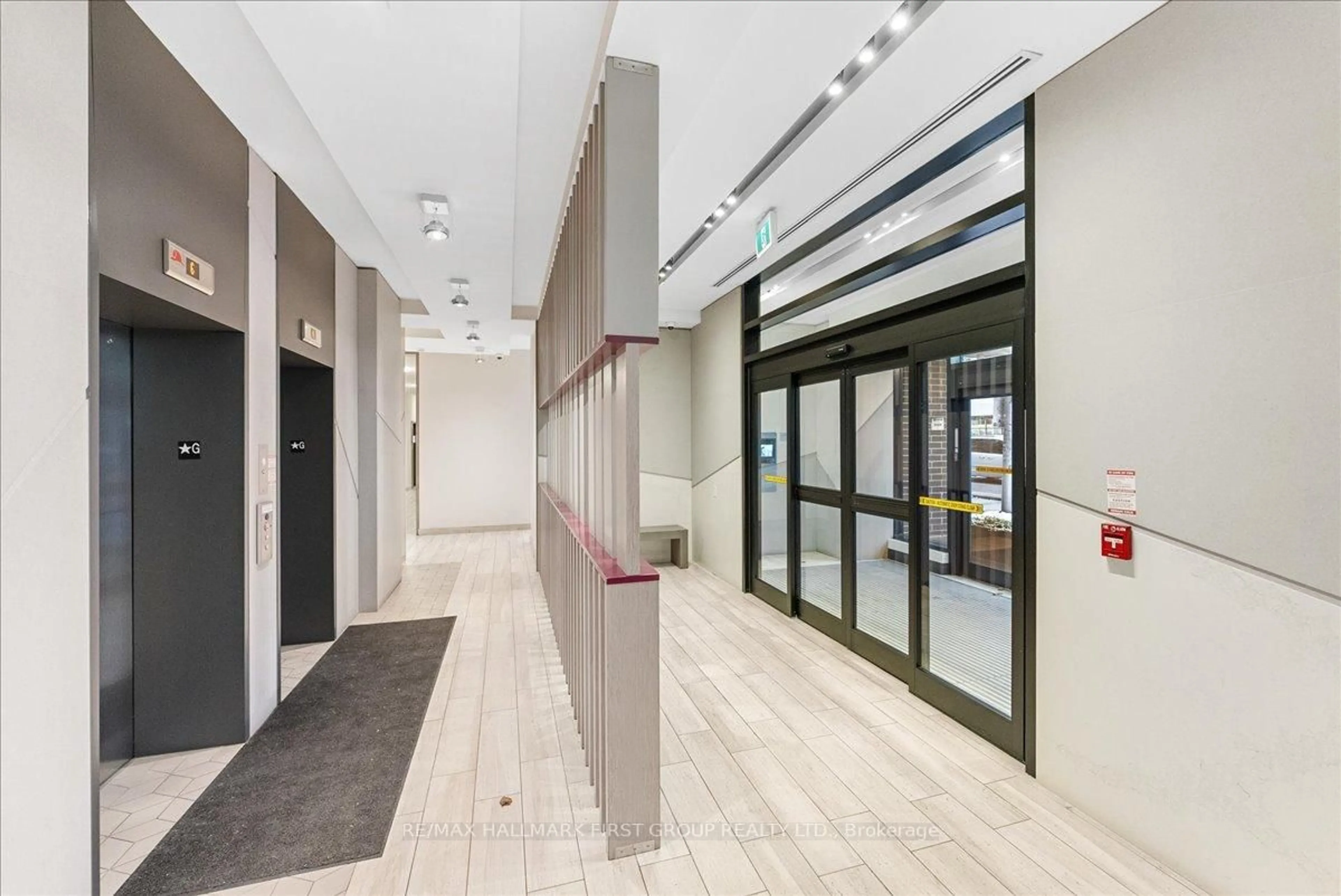 Indoor foyer for 2301 Danforth Ave #604, Toronto Ontario M4C 0A7