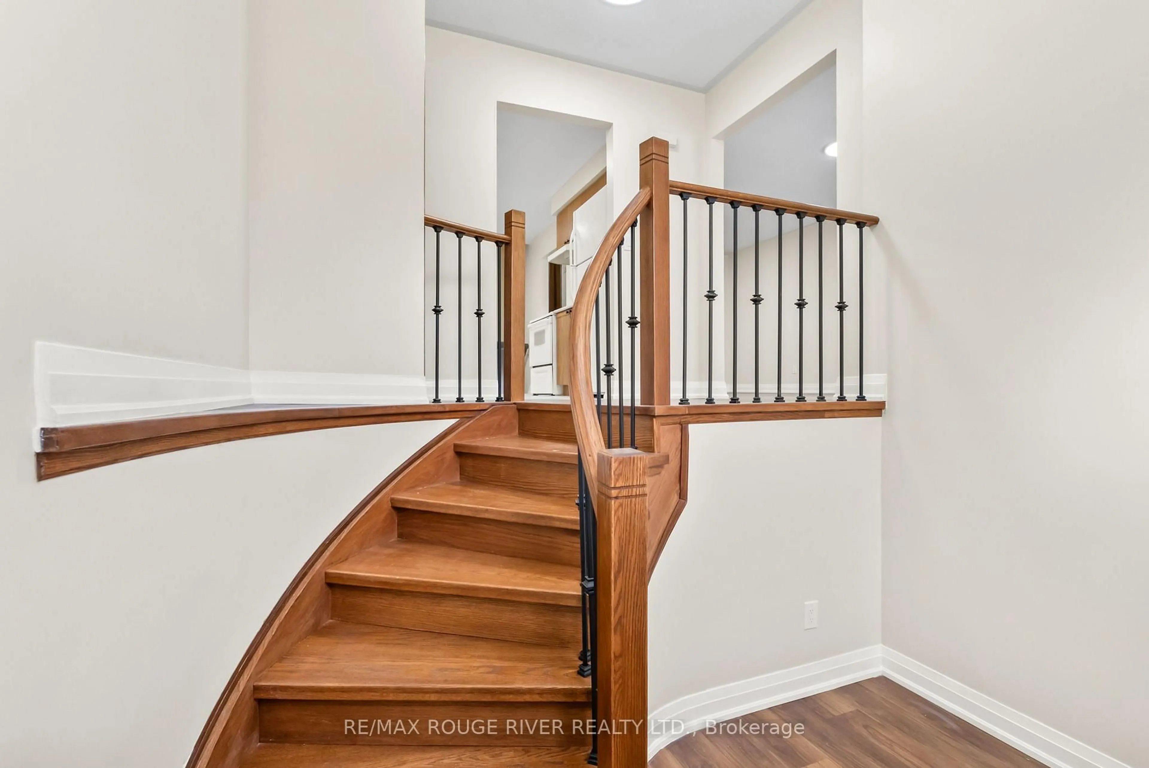 Stairs for 16 Borland Crt, Clarington Ontario L1C 4T6