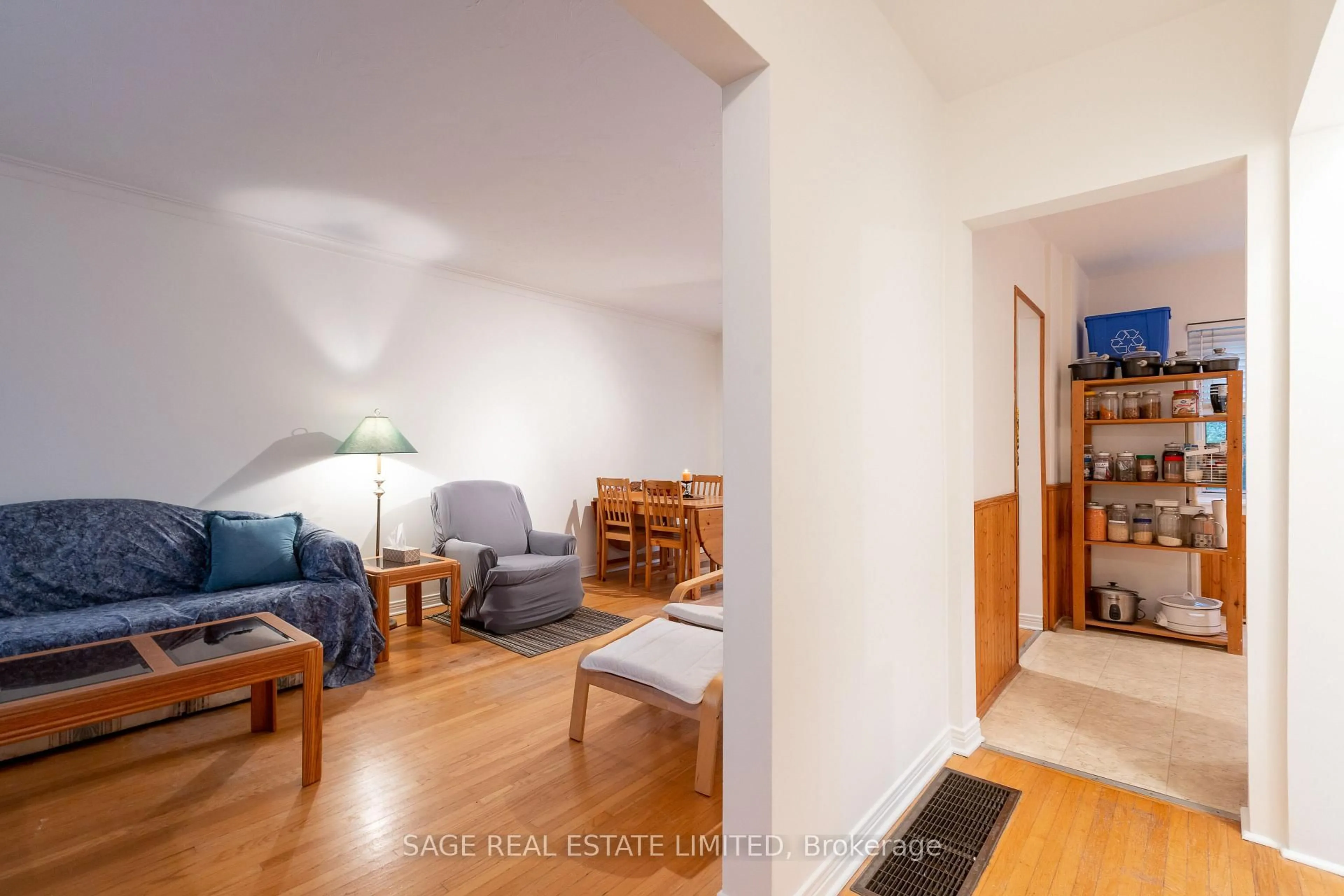 Living room with furniture, unknown for 25 Willowmount Dr, Toronto Ontario M1L 1X9