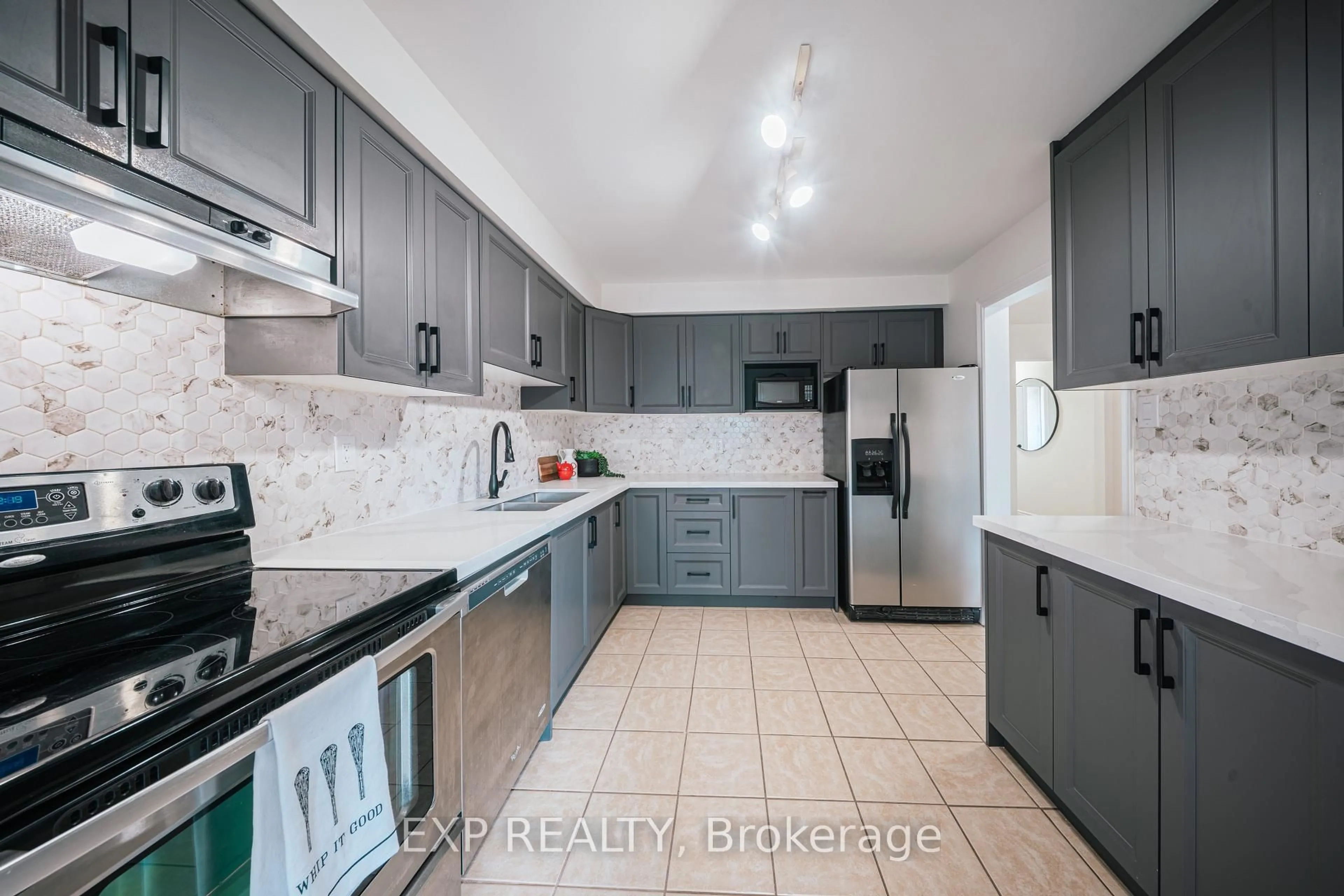 Unknown for 9 Michael Blvd #42, Whitby Ontario L1N 5P4