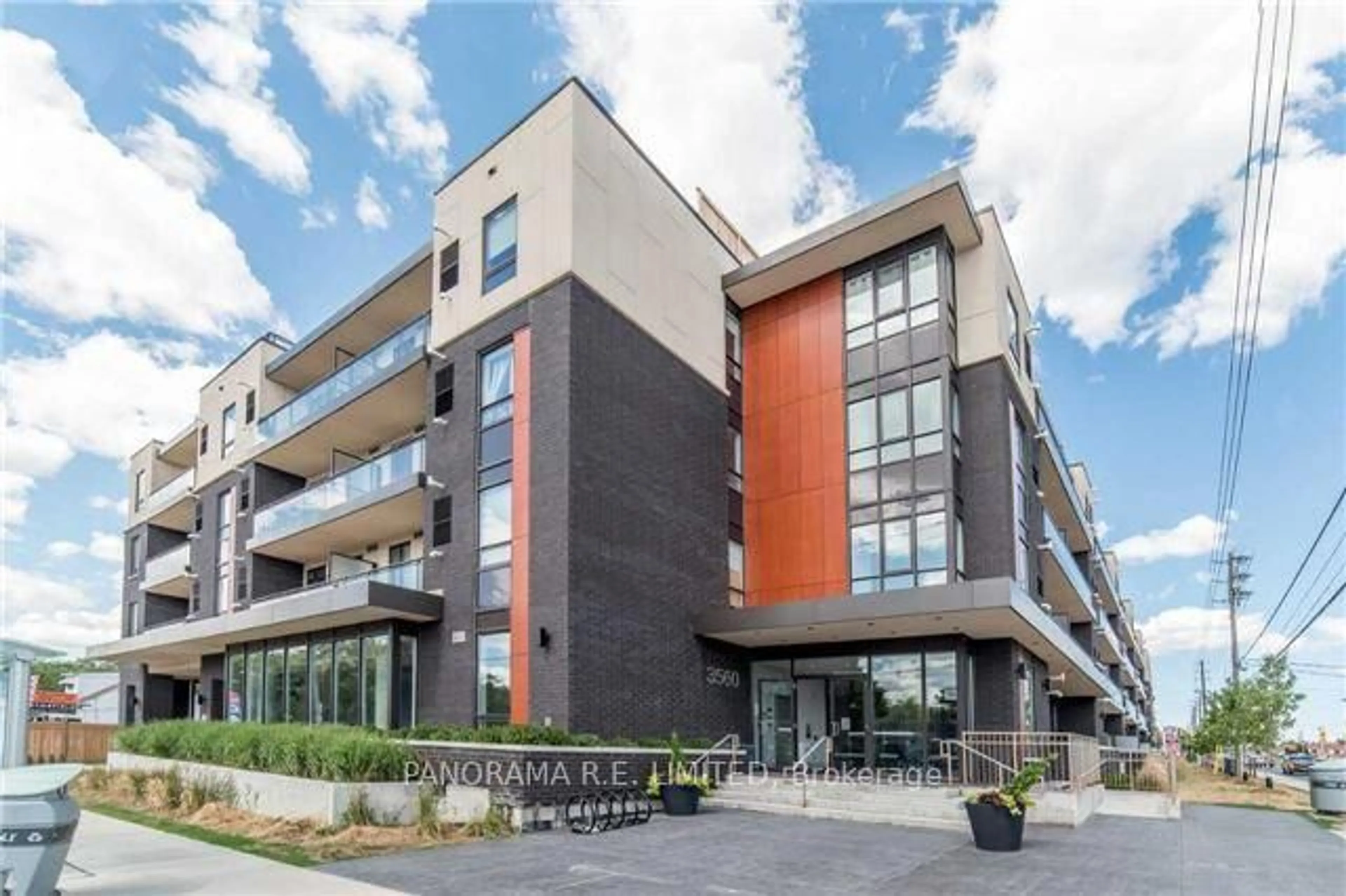 Patio, building for 3560 St Clair Ave #318, Toronto Ontario M1K 2A7