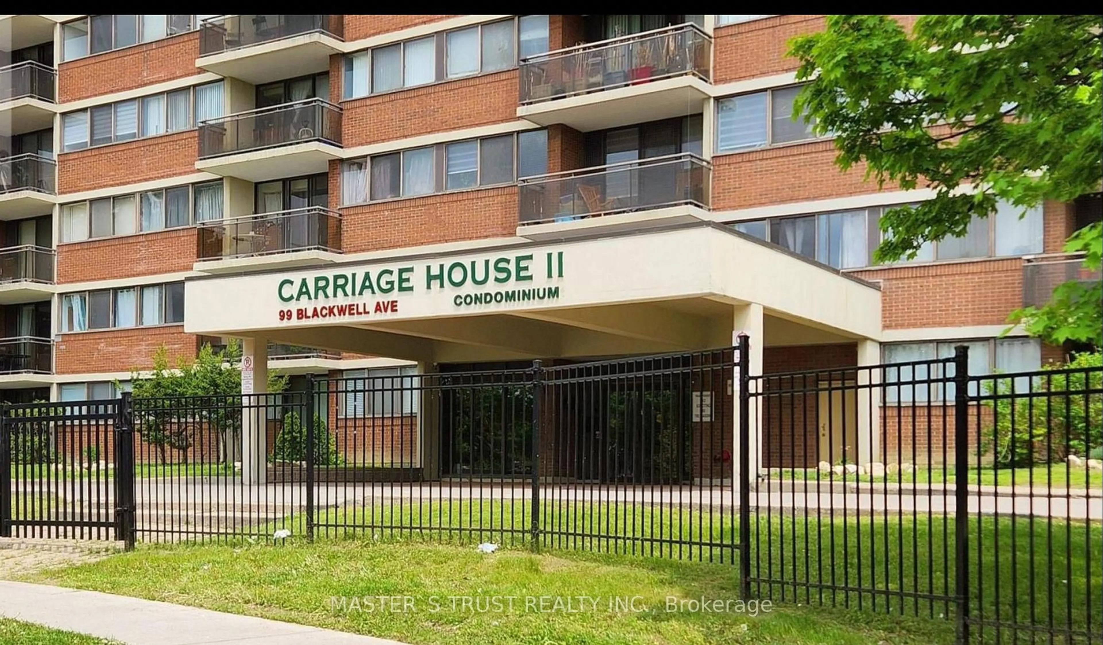 Indoor foyer for 99 Blackwell Ave #512, Toronto Ontario M1B 3R5