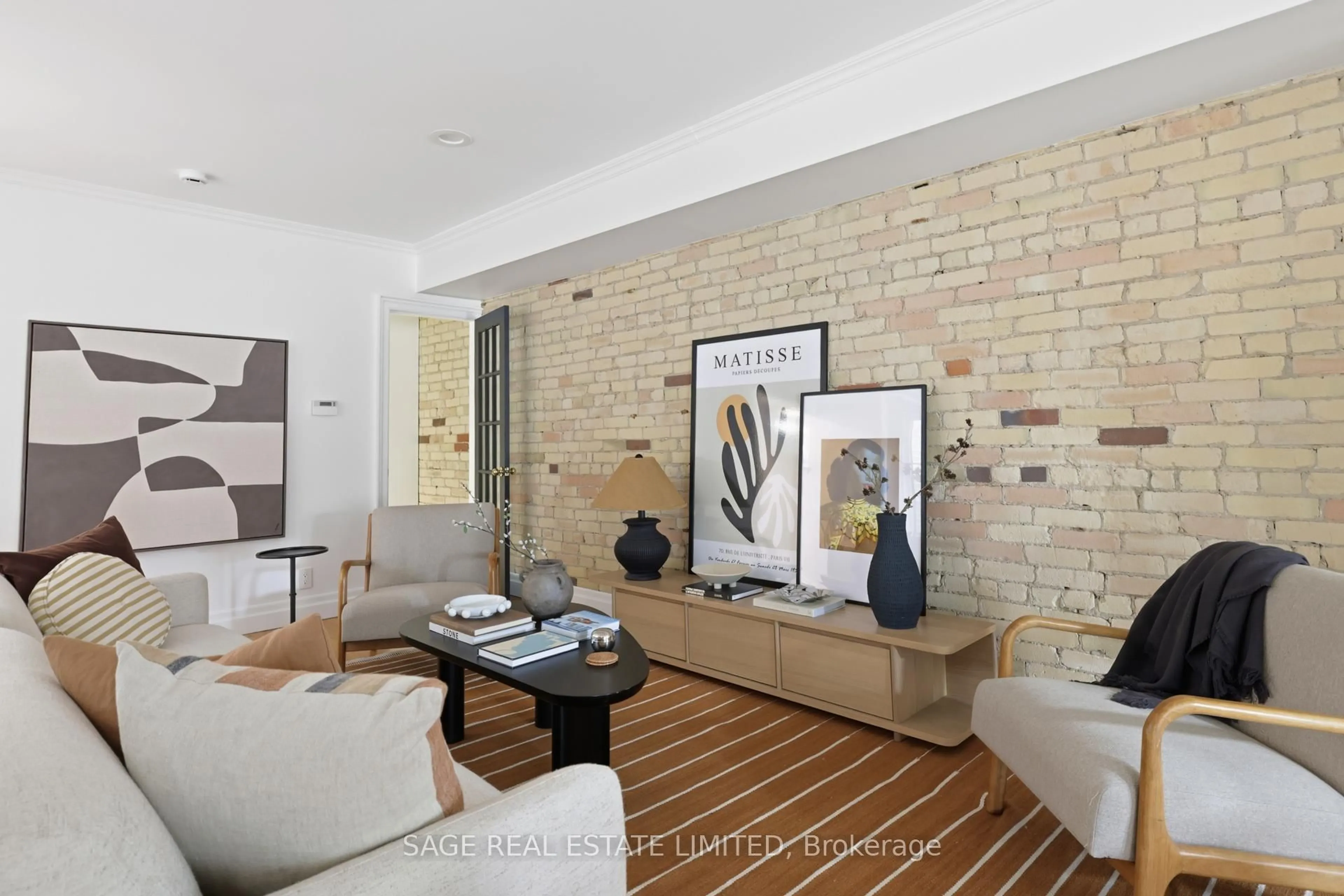 Living room with furniture, unknown for 271 Silver Birch Ave, Toronto Ontario M4E 3L6