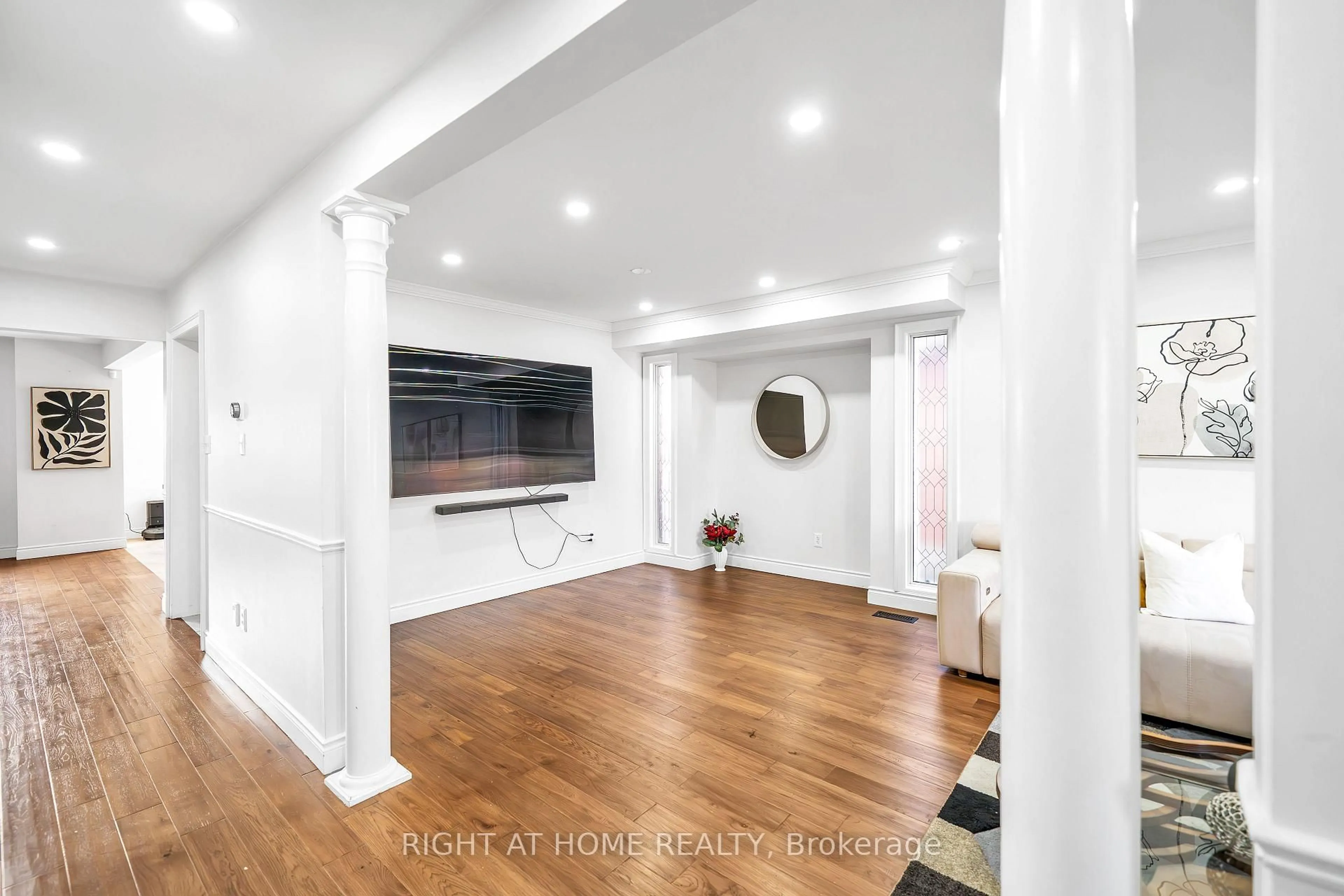 Unknown for 632 Longworth Ave, Clarington Ontario L1C 5B8