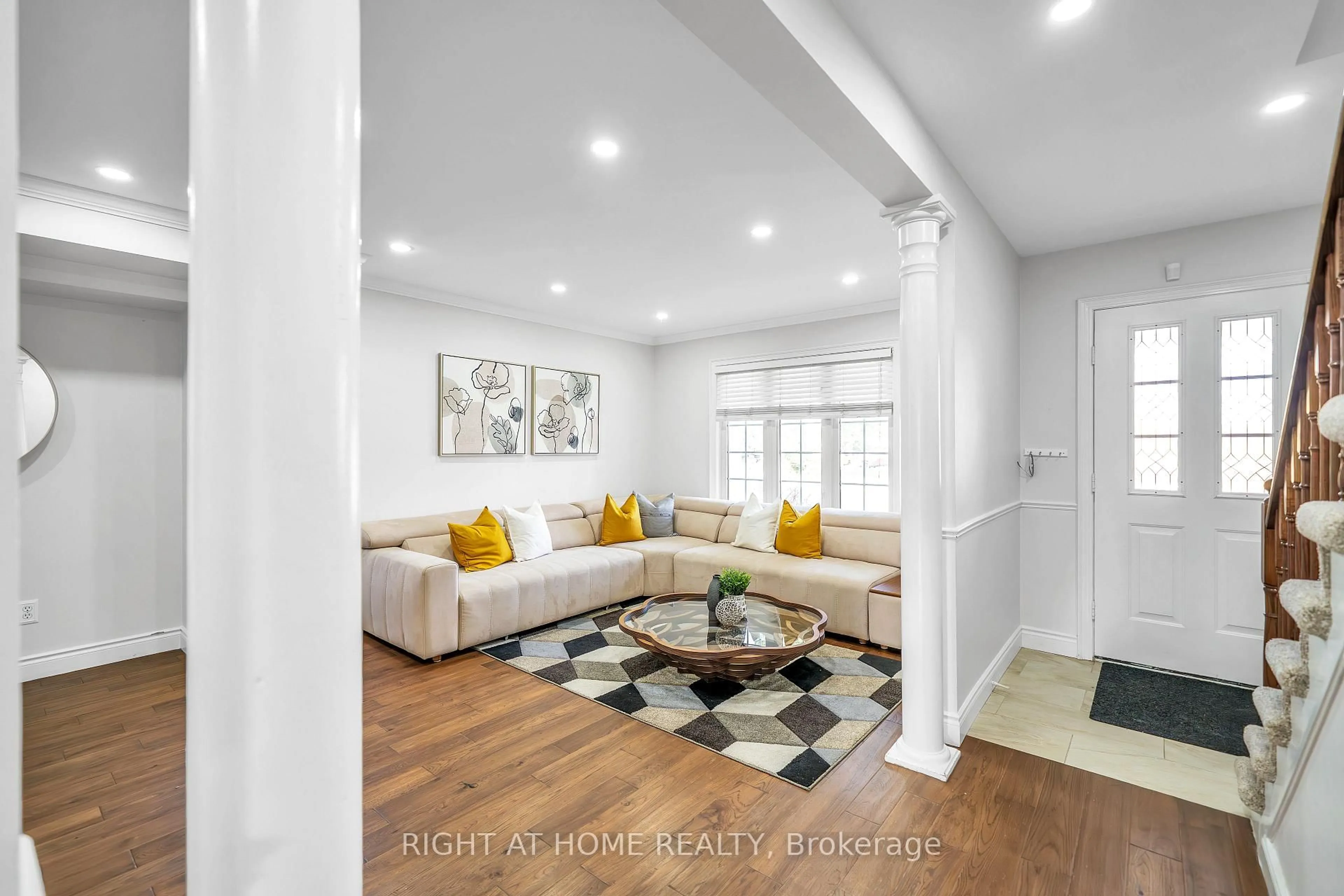 Living room with furniture, unknown for 632 Longworth Ave, Clarington Ontario L1C 5B8