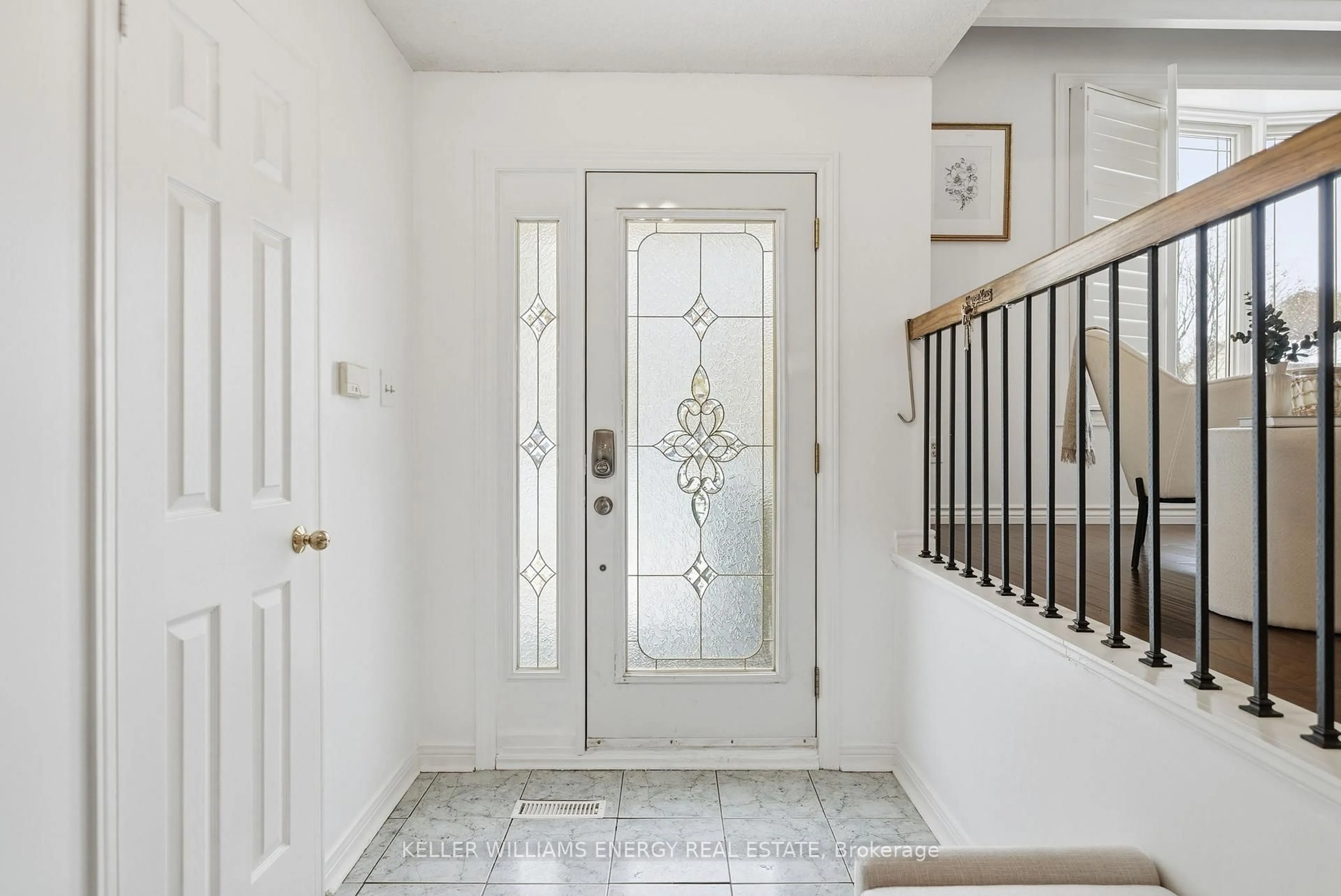 Indoor entryway for 738 Greenbriar Dr, Oshawa Ontario L1G 7J6