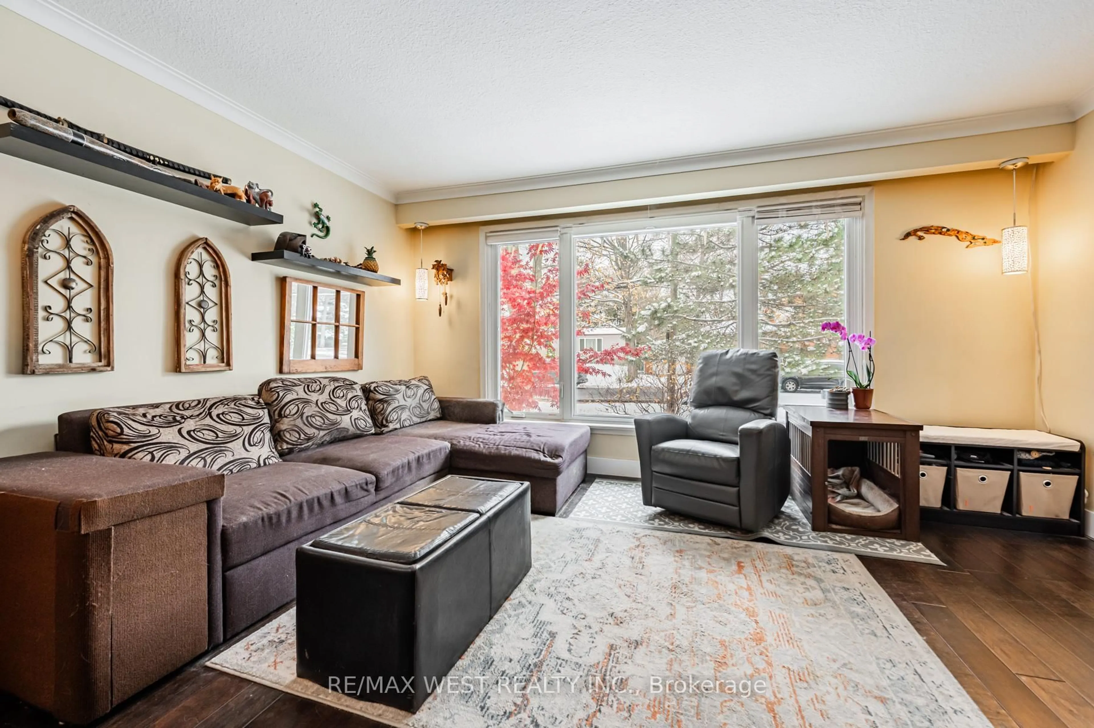 Living room with furniture, unknown for 75 Homestead Rd, Toronto Ontario M1E 3S1