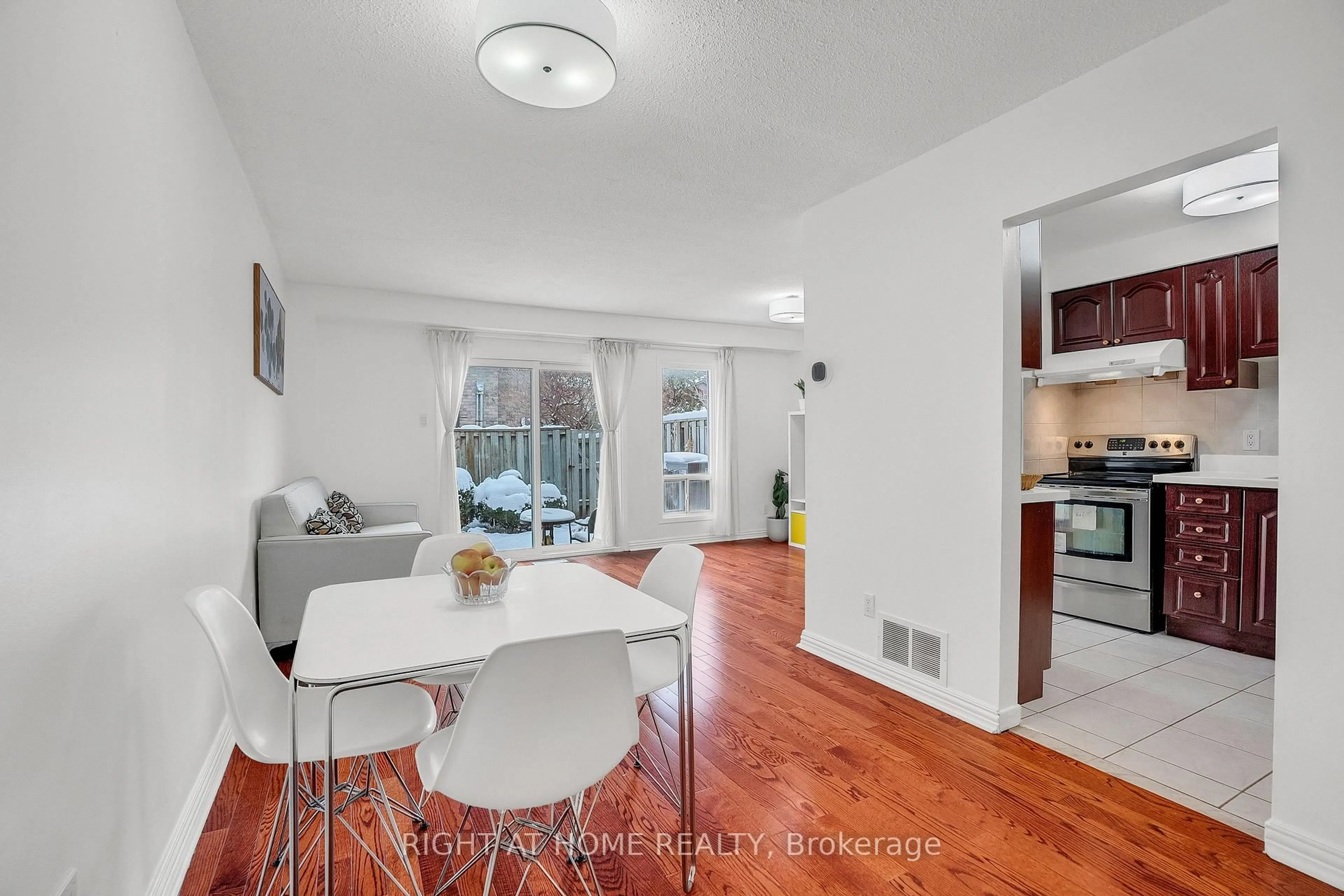 Open concept kitchen, unknown for 1121 Sandhurst Circ #42, Toronto Ontario M1V 1V4