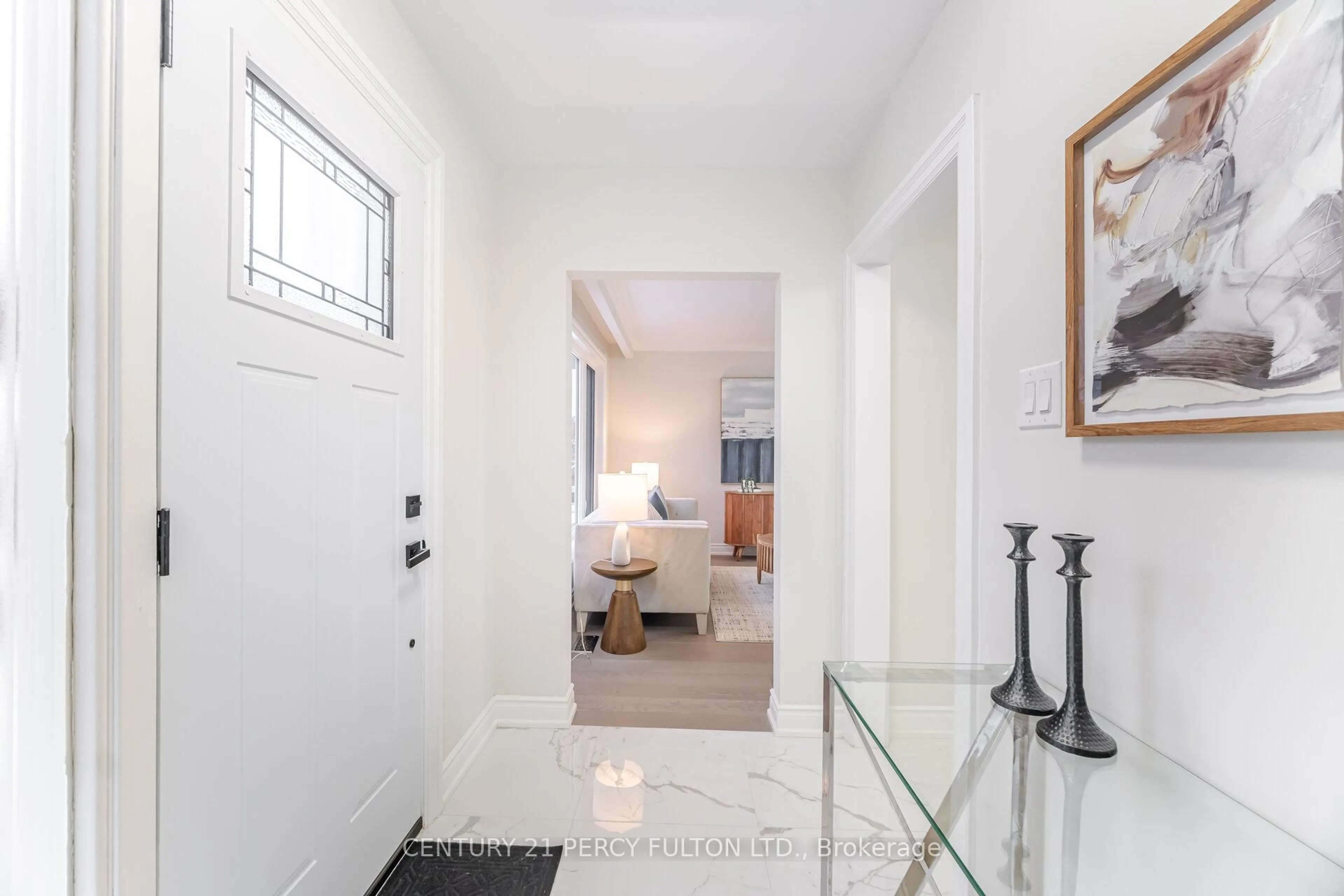 Indoor entryway for 35 Lynnbrook Dr, Toronto Ontario M1H 2M1