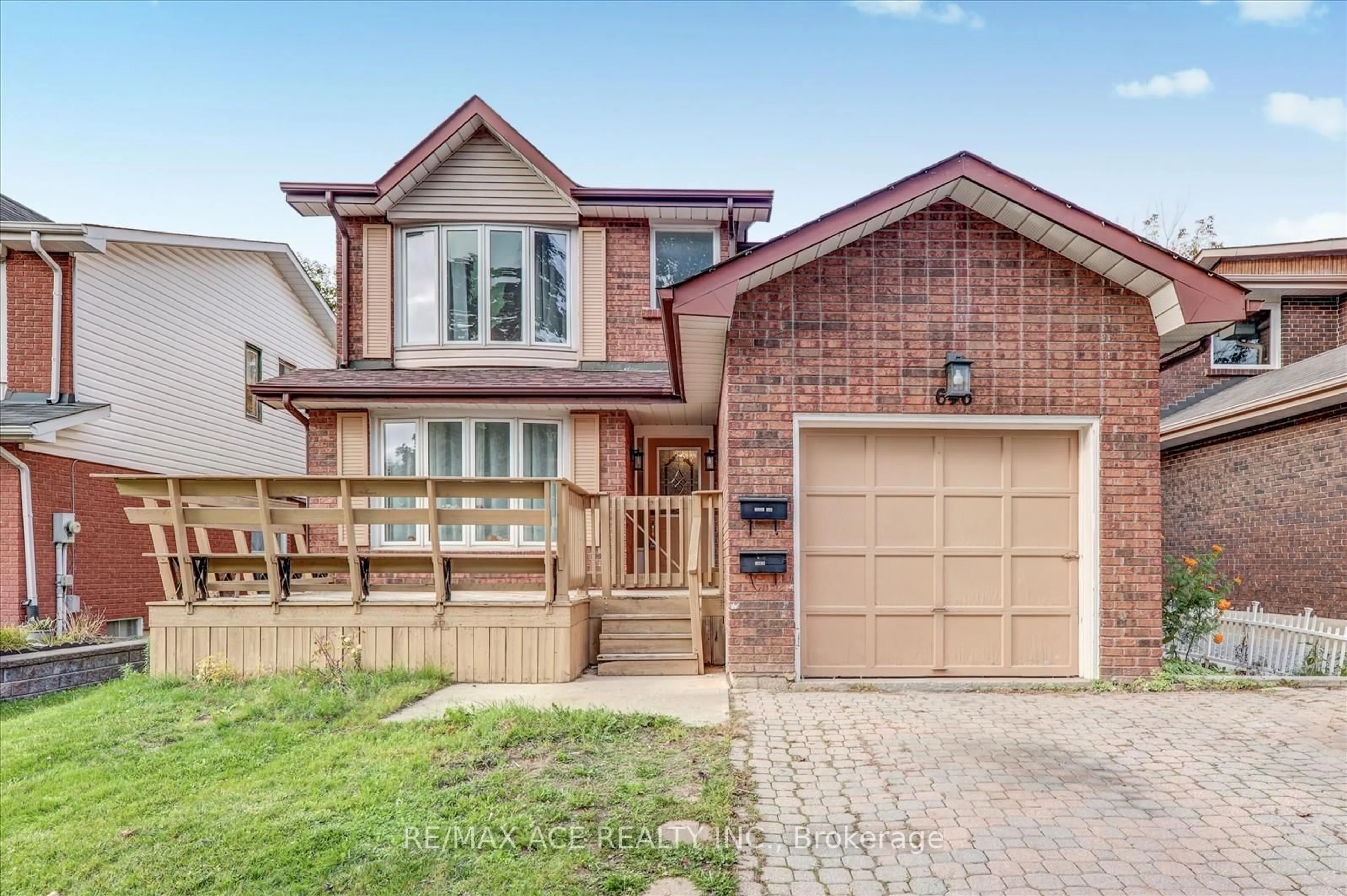 Home with brick exterior material, street for 646 Percival Crt, Oshawa Ontario L1K 1M4