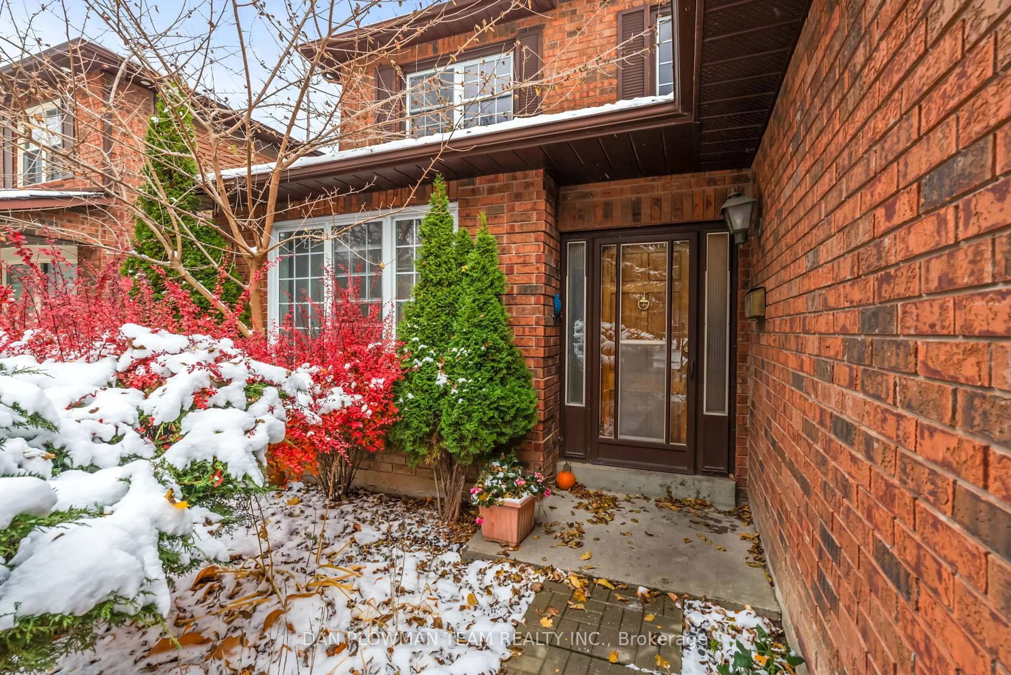 Home with brick exterior material, street for 12 Robinson Cres, Whitby Ontario L1N 6W5