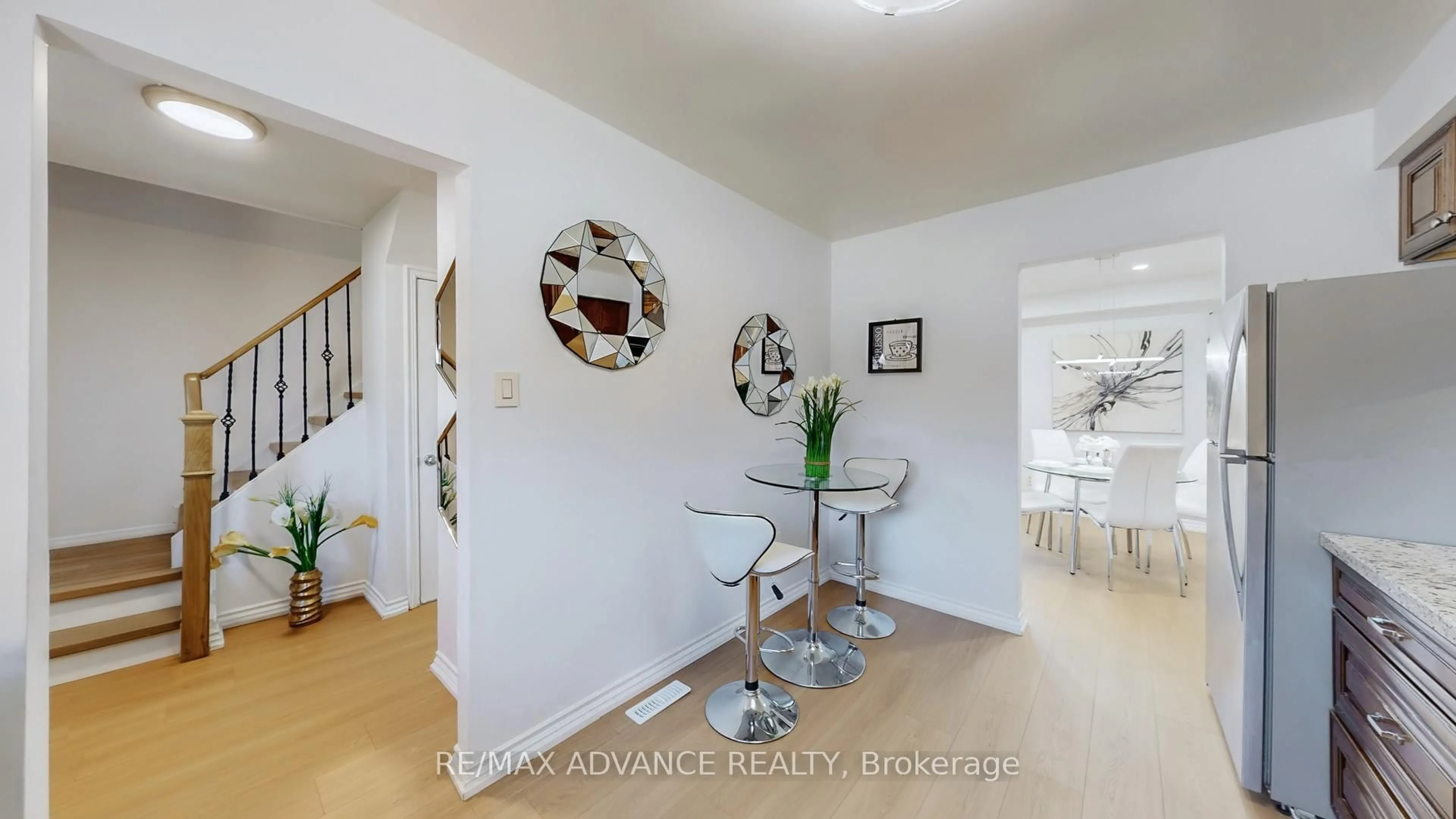 Indoor entryway for 46 Deverill Cres, Ajax Ontario L1T 1S7