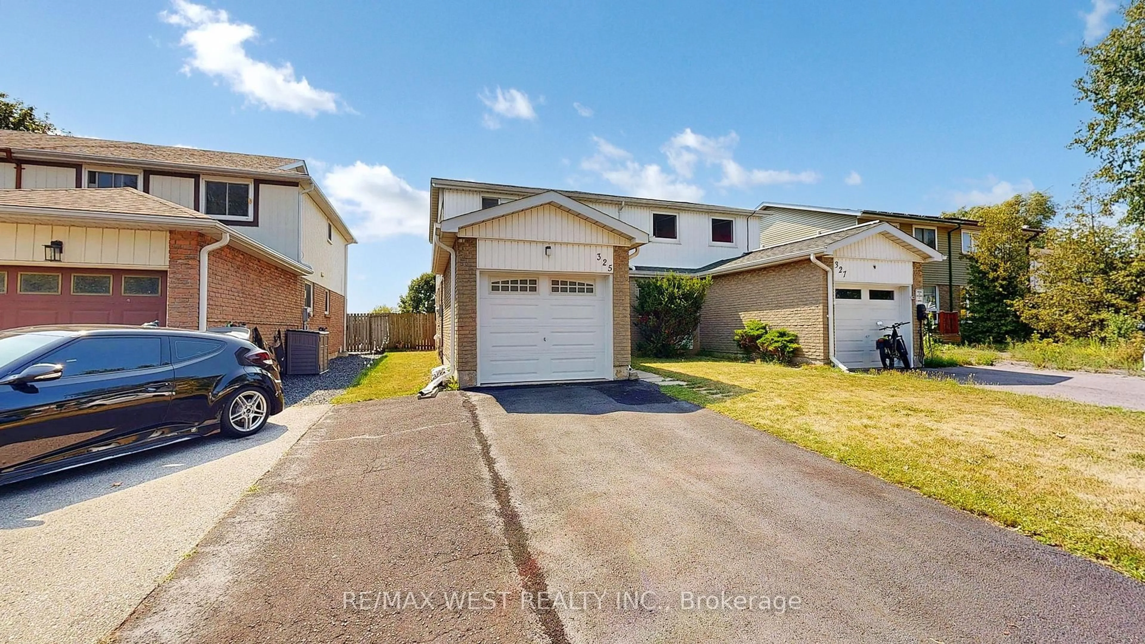 A pic from outside/outdoor area/front of a property/back of a property/a pic from drone, street for 325 Killarney Crt, Oshawa Ontario L1J 6C6