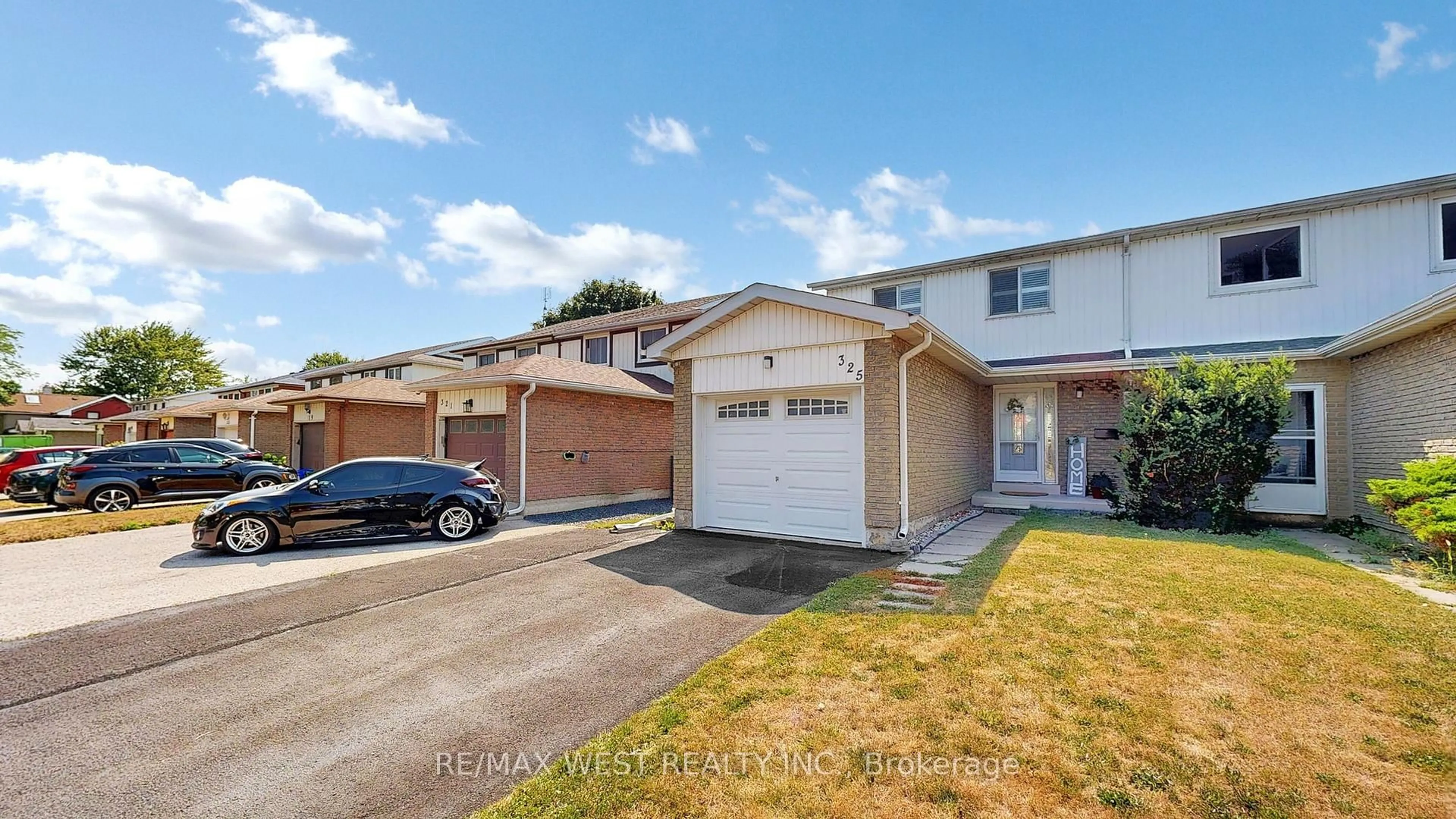 A pic from outside/outdoor area/front of a property/back of a property/a pic from drone, street for 325 Killarney Crt, Oshawa Ontario L1J 6C6